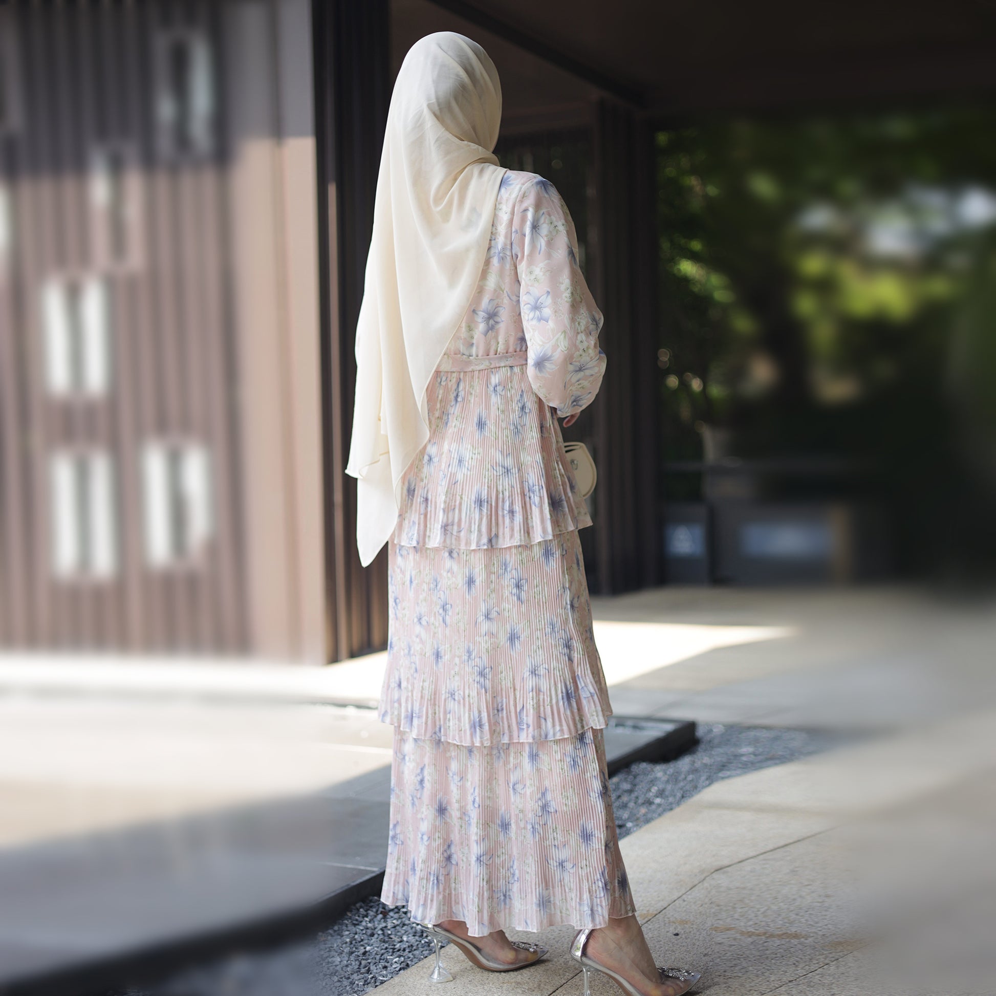 Maxi Dress Abaya in White Pink | Eolante Clothing 