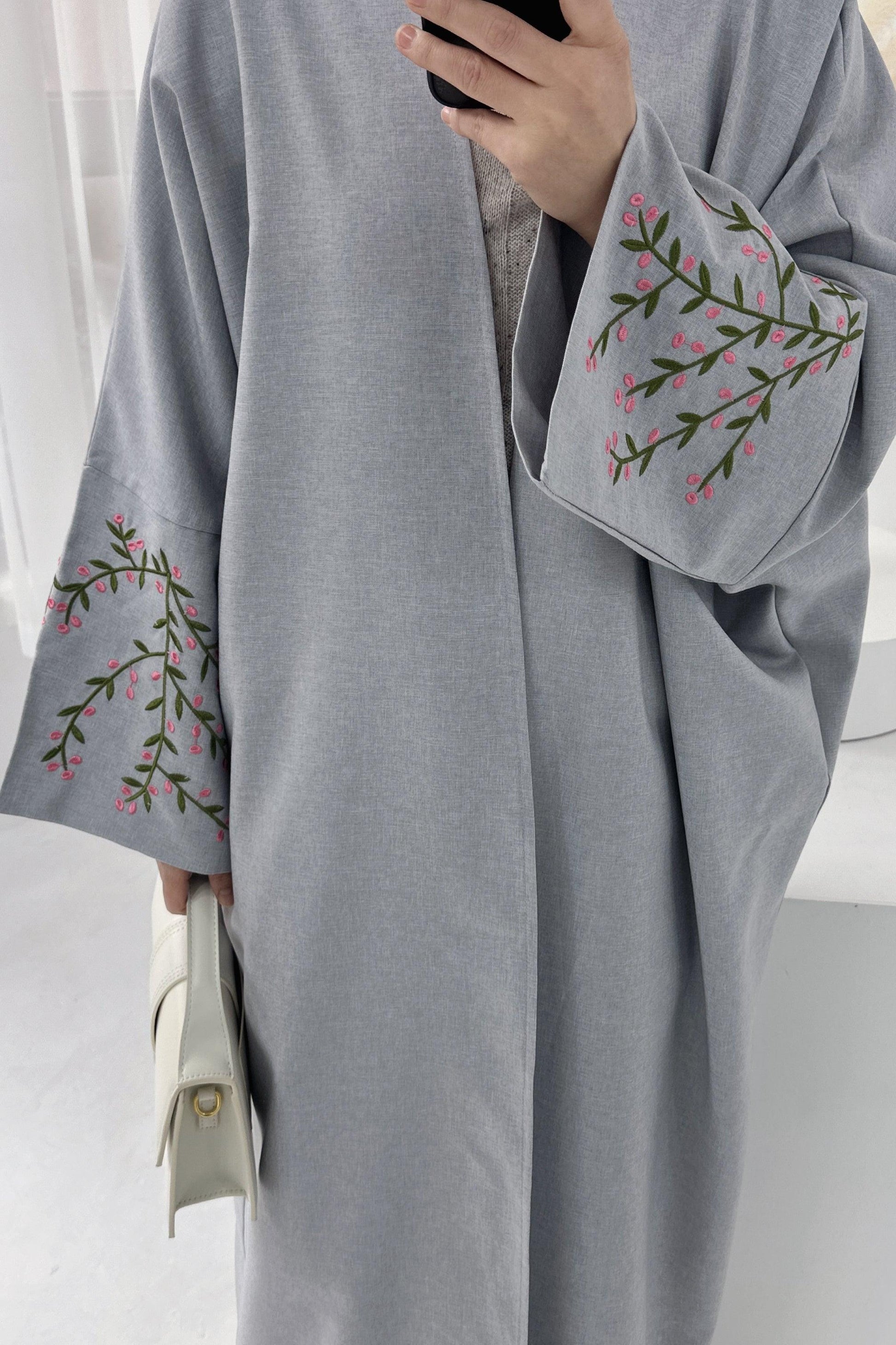 Floral Open Abaya with Crinkled Texture | Eolante Clothing 