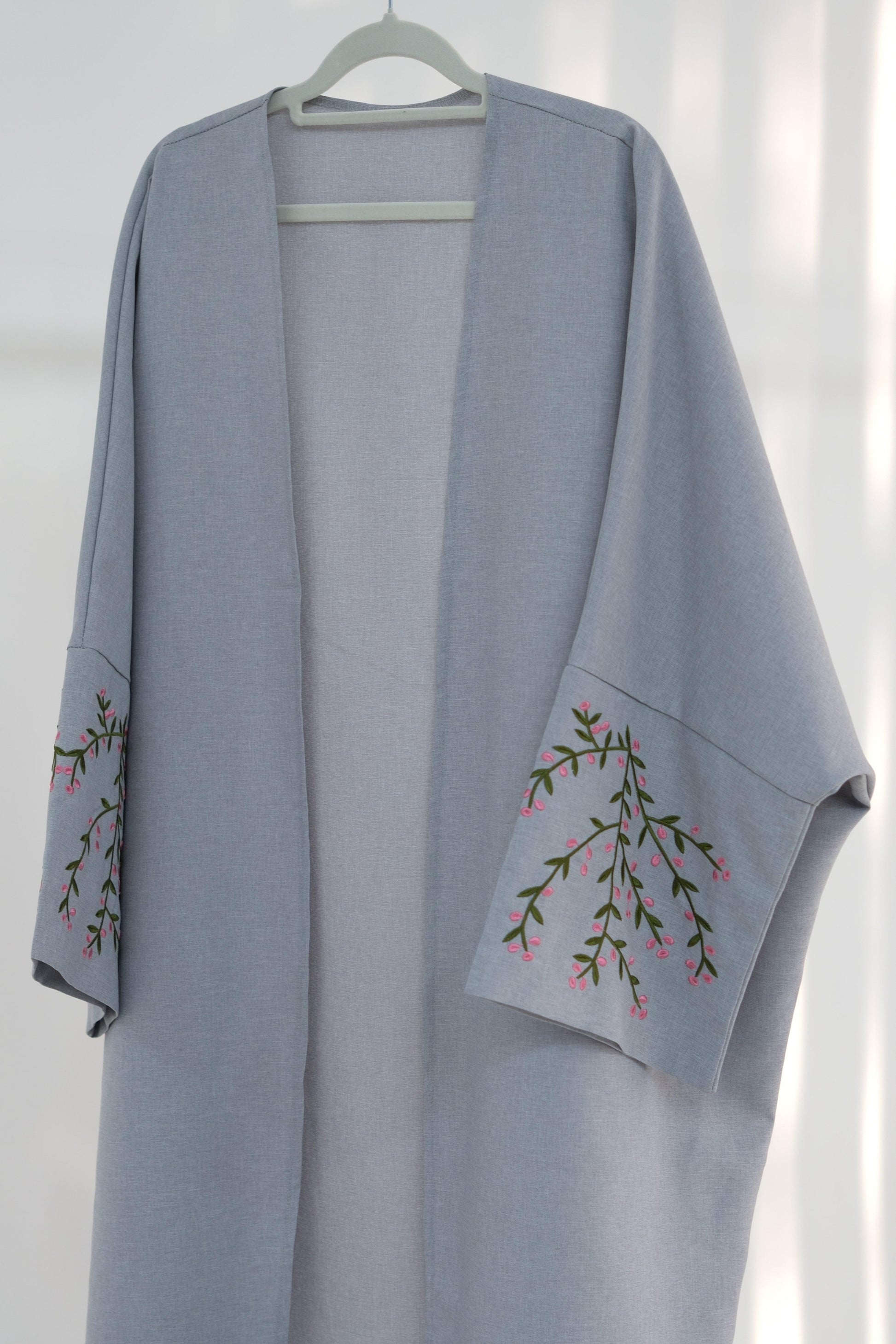 Open Abaya in Floral Gray | Eolante Clothing 