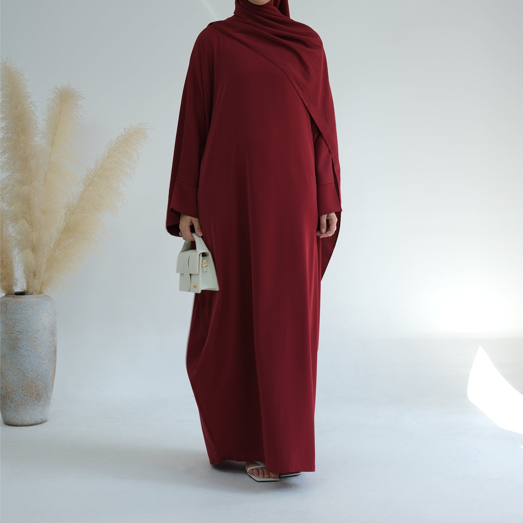 Nida Fabric in Wine Red Maxi Abaya | Eolante Clothing 