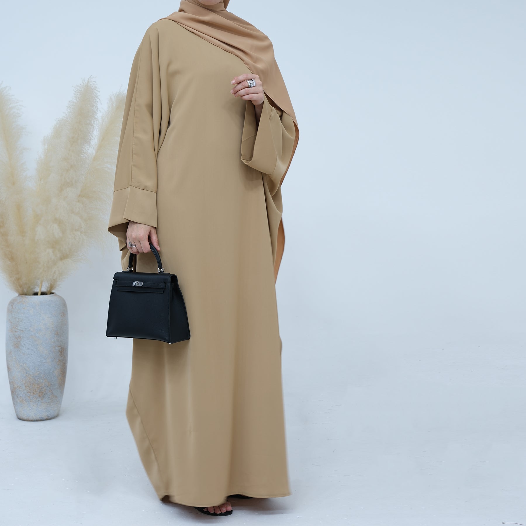 Beige Nida Fabric Maxi Abaya | Eolante Clothing 