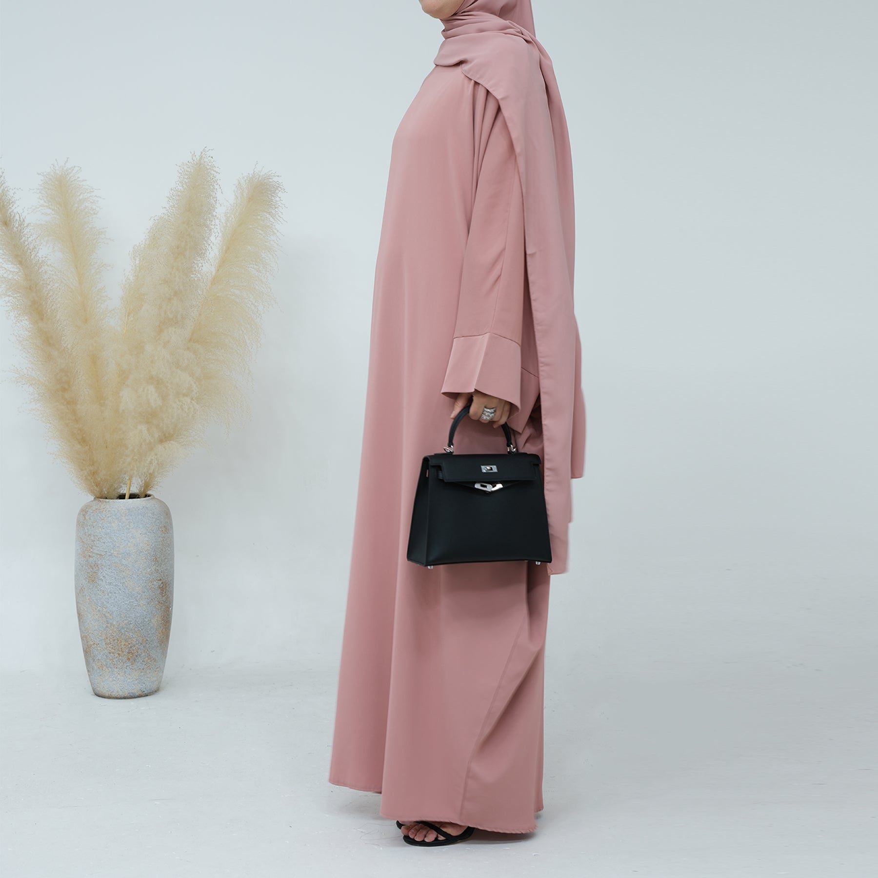 Maxi Dress Abaya in Pink Nida Fabric | Eolante Clothing 