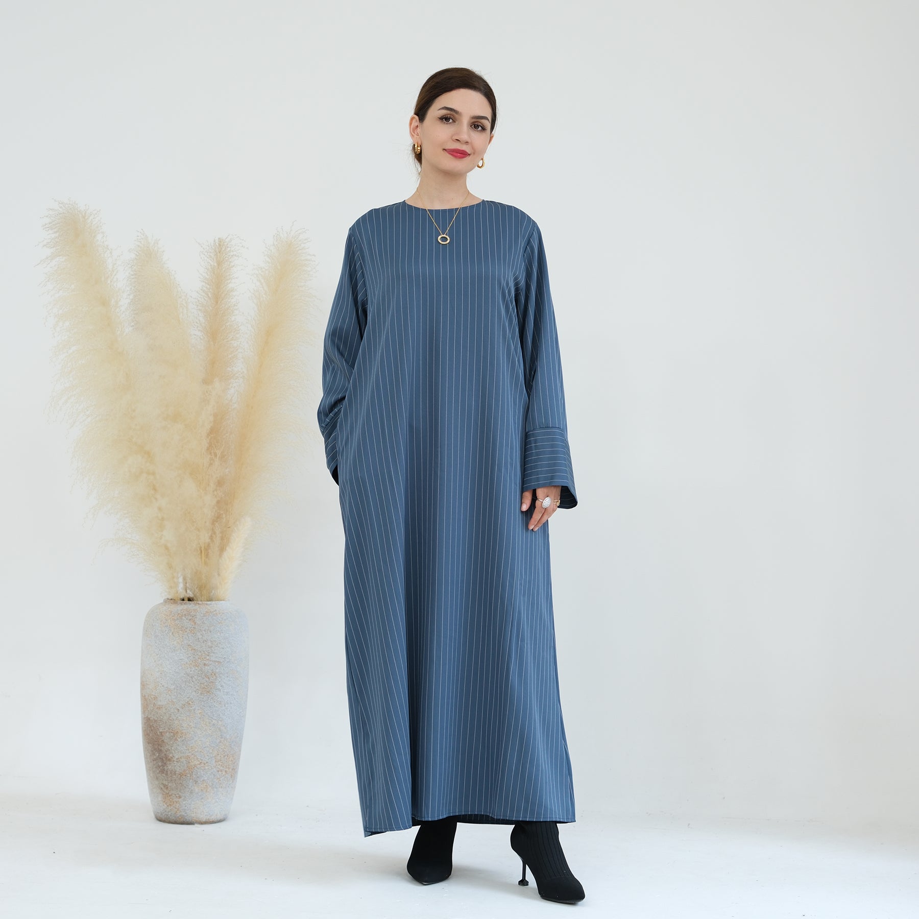 Striped Maxi Abaya & Belt | Eolante Clothing 