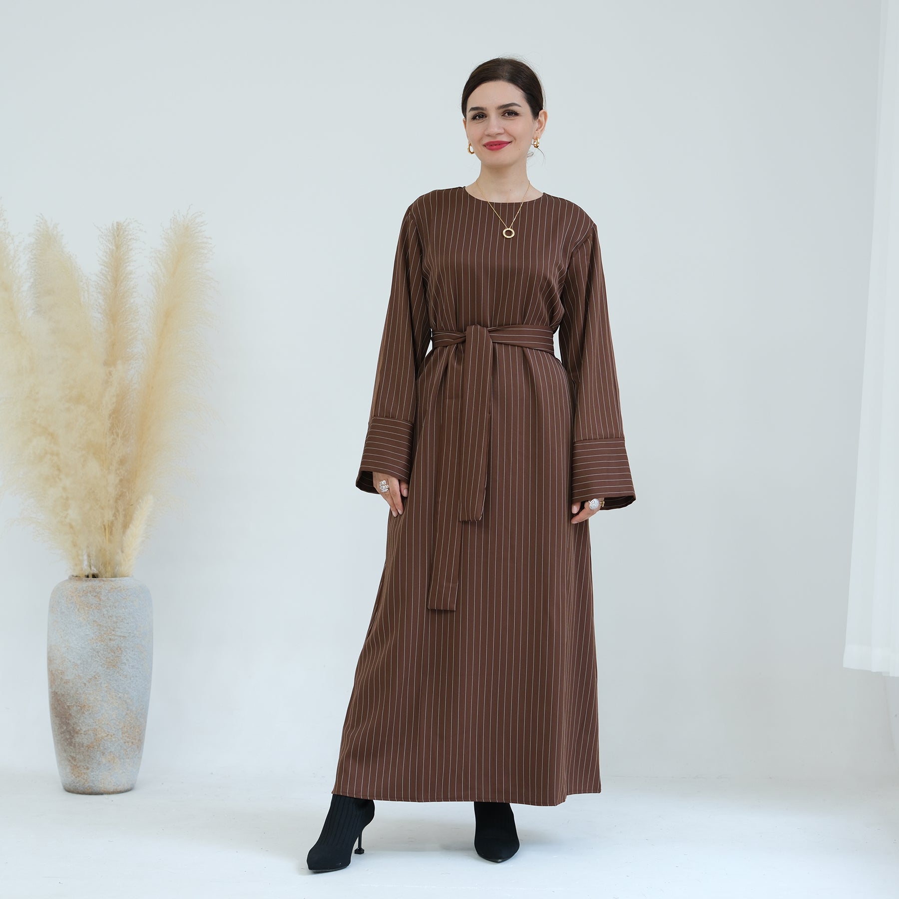 Brown Striped Maxi Abaya & Belt | Eolante Clothing 