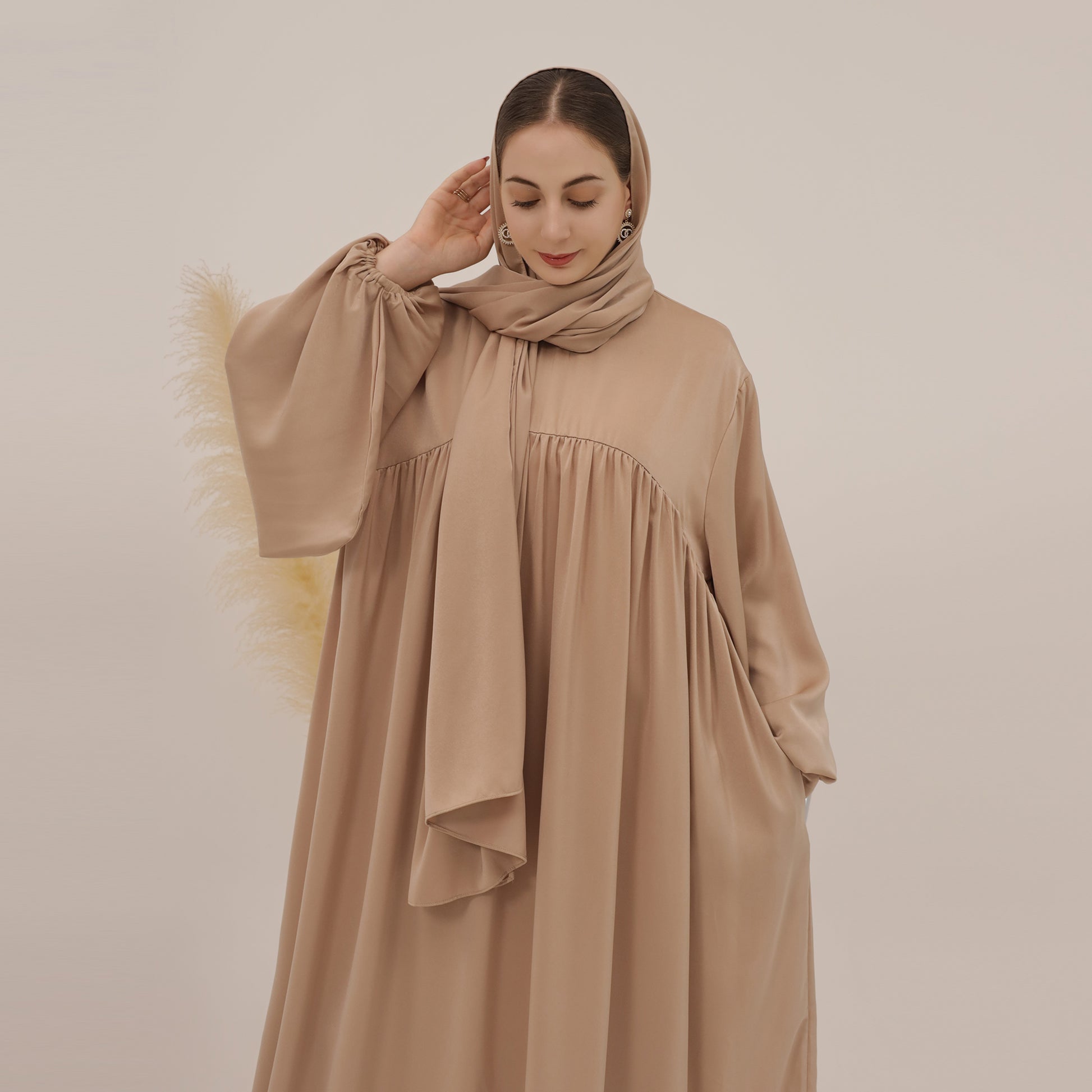 Champagne Loose Maxi Abaya | Eolante Clothing 