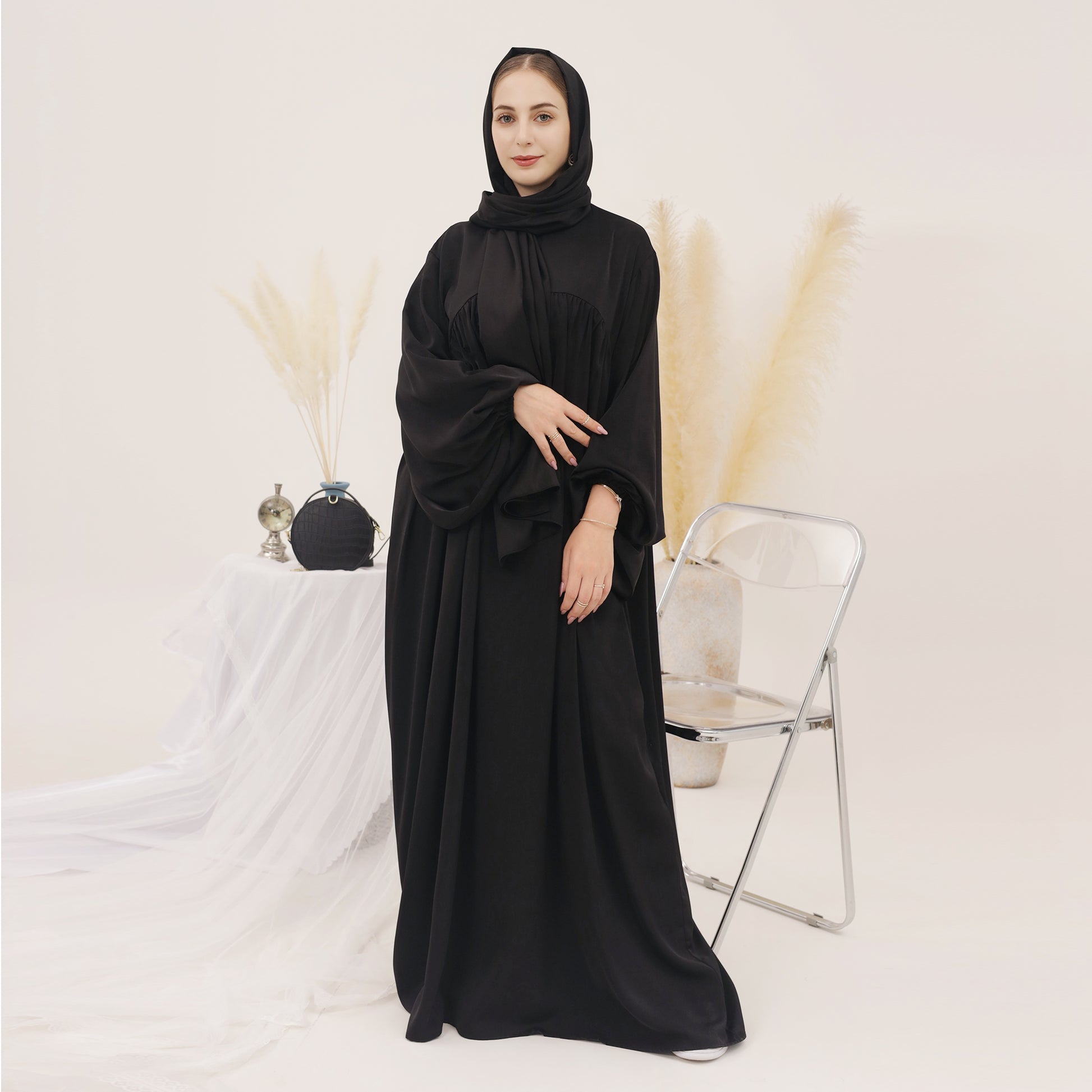 Oversized Maxi Abaya in Black | Eolante Clothing 