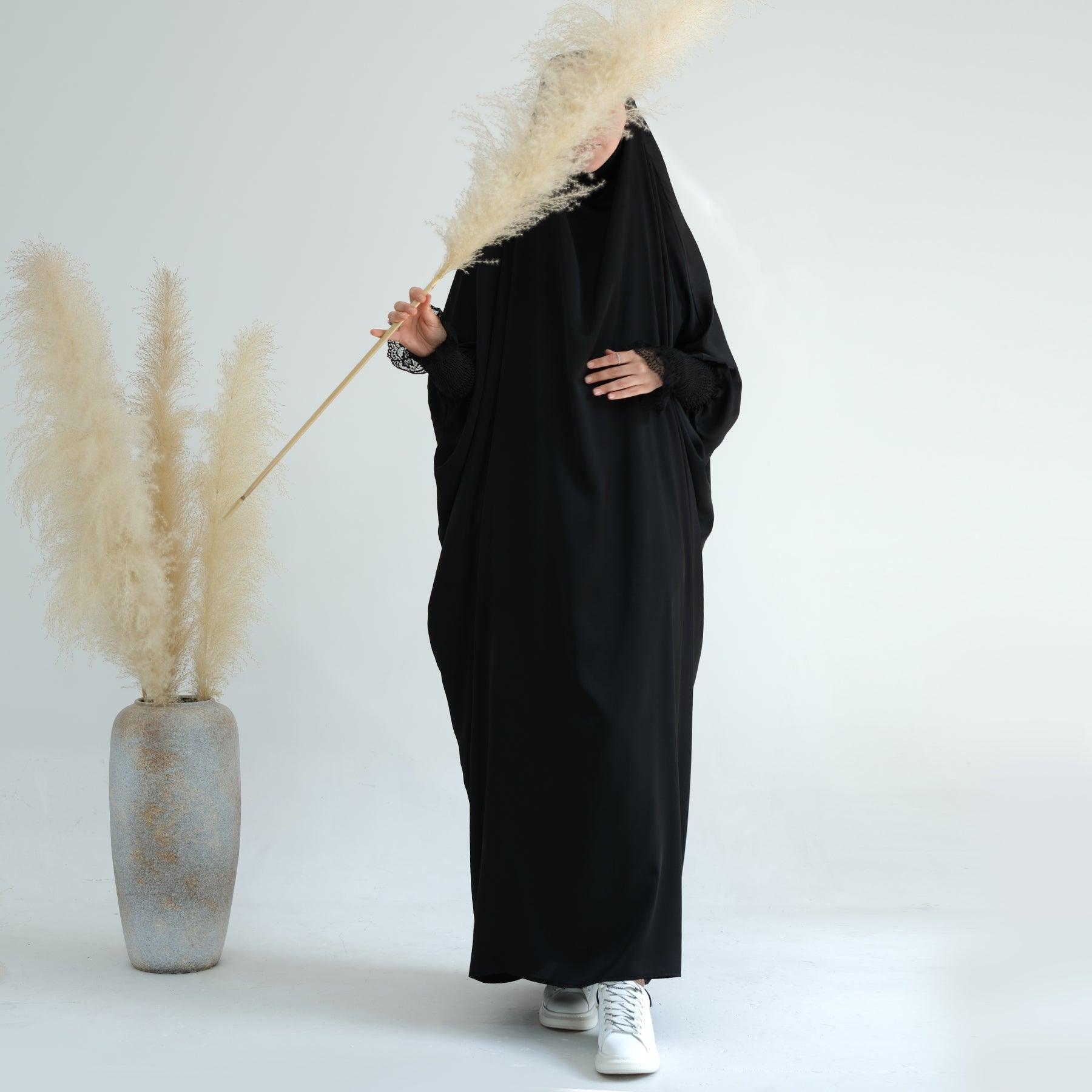 Loose Maxi Abaya in Black | Eolante Clothing 