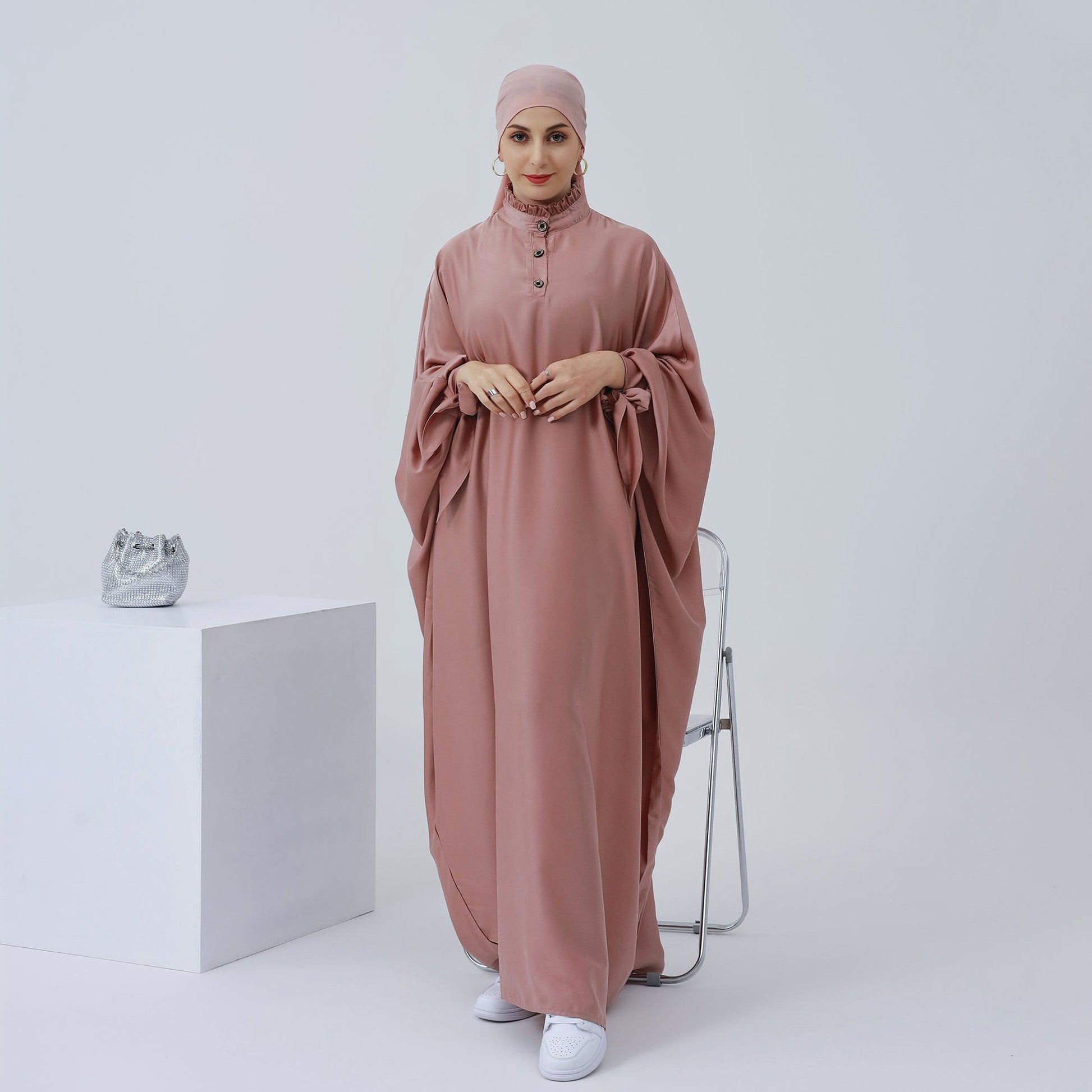 Oversized Batwing Sleeves in Maxi Abaya | Eolante Clothing 