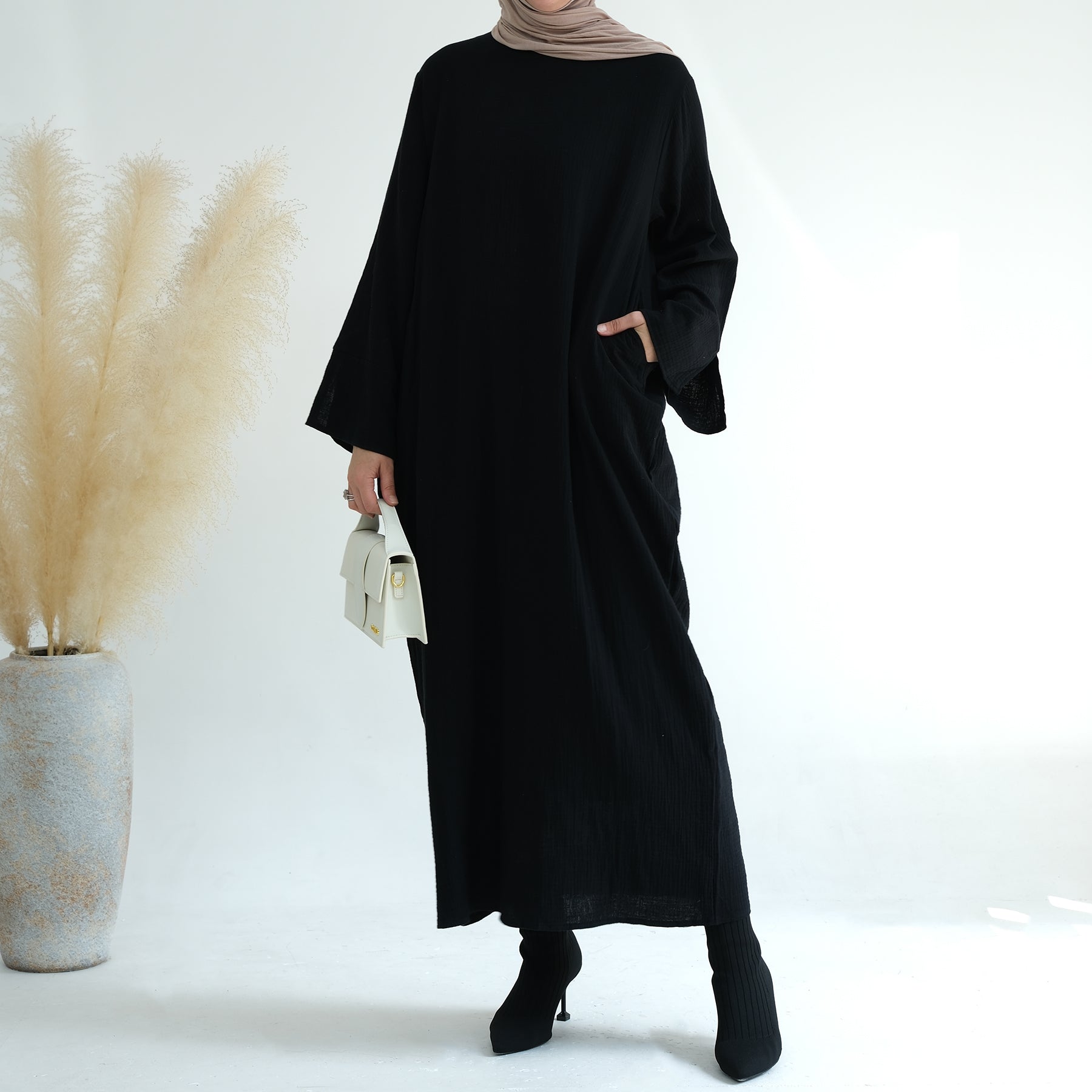 Casual Abaya Dress in Black | Eolante Clothing 