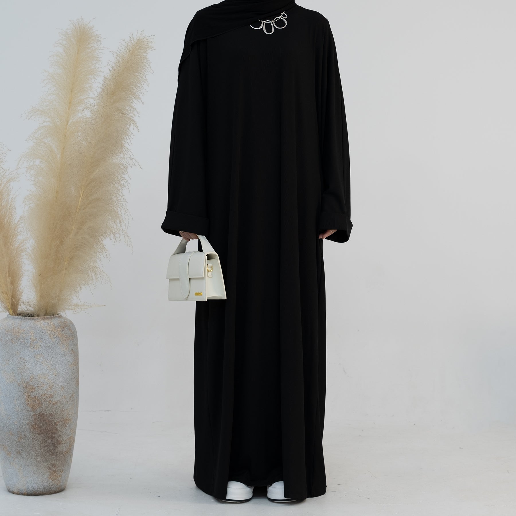 Knitted Maxi Abaya in Black | Eolante Clothing 