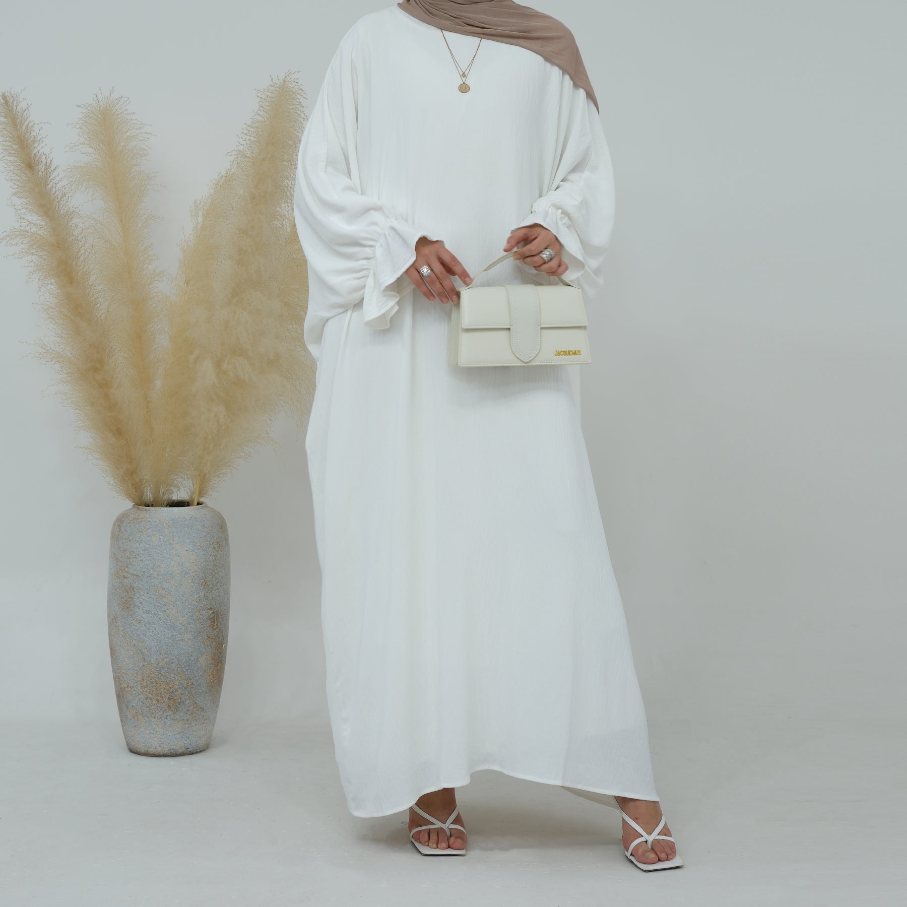 White Abaya Dress with Cinched Sleeves | Eolante Clothing 