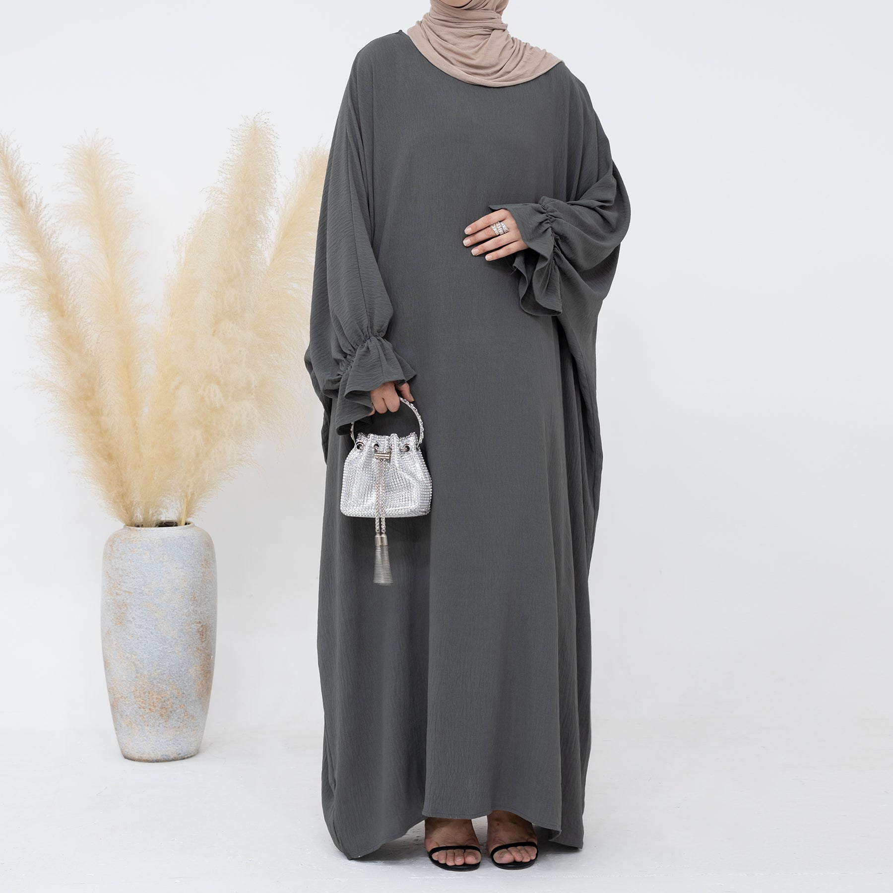 Cinched Abaya Dress in Gray | Eolante Clothing 