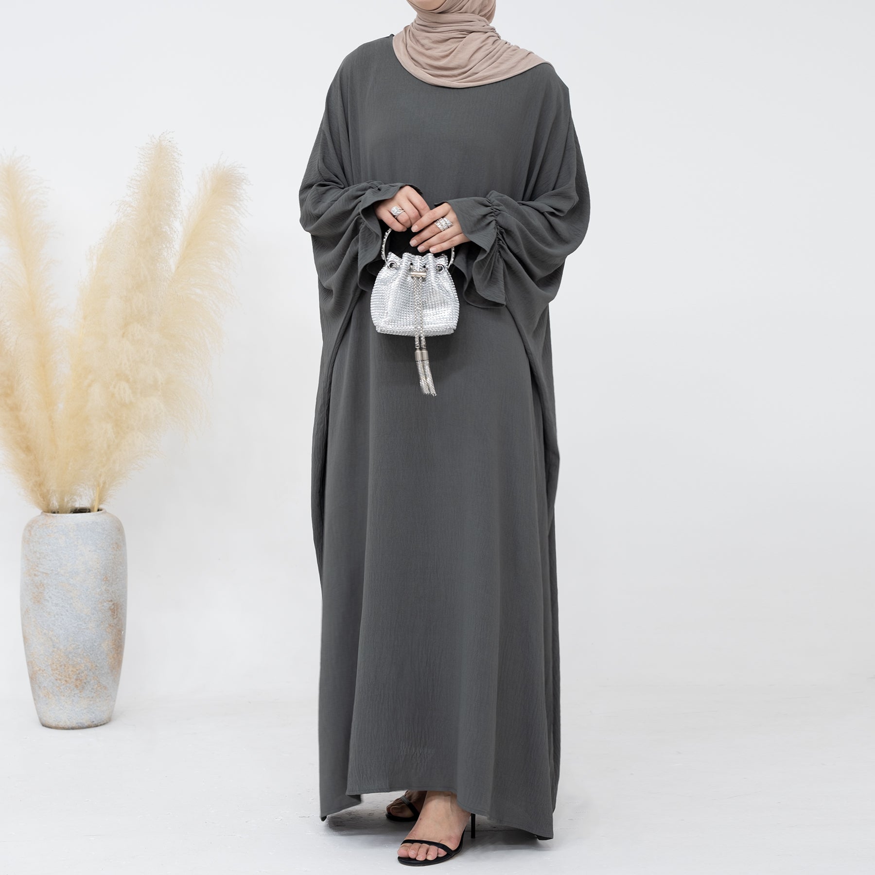 Maxi Dress Abaya in Gray Cinched | Eolante Clothing 