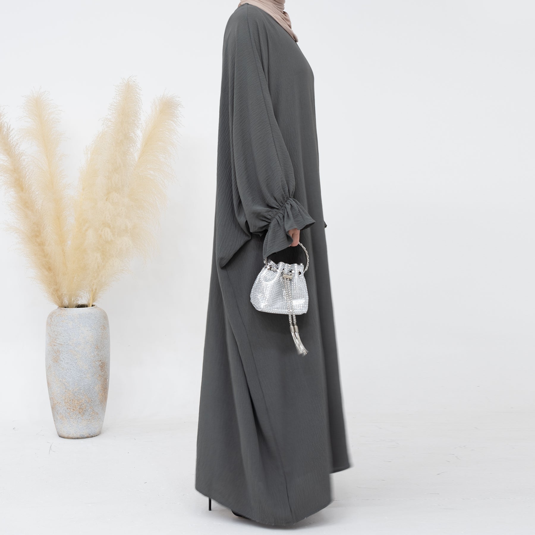 Gray Cinched Abaya Dress | Eolante Clothing 