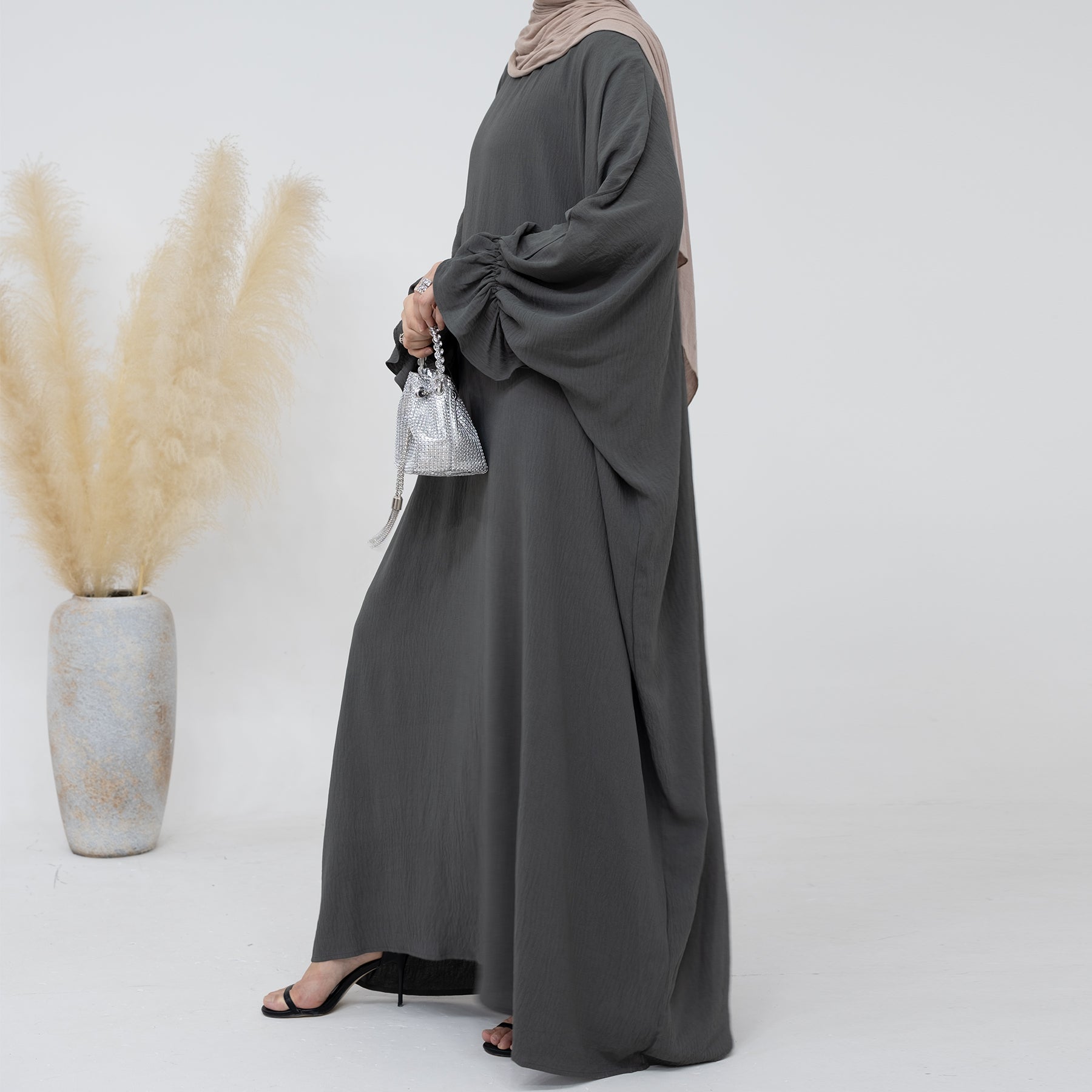 Maxi Abaya with Cinched Sleeves | Eolante Clothing 