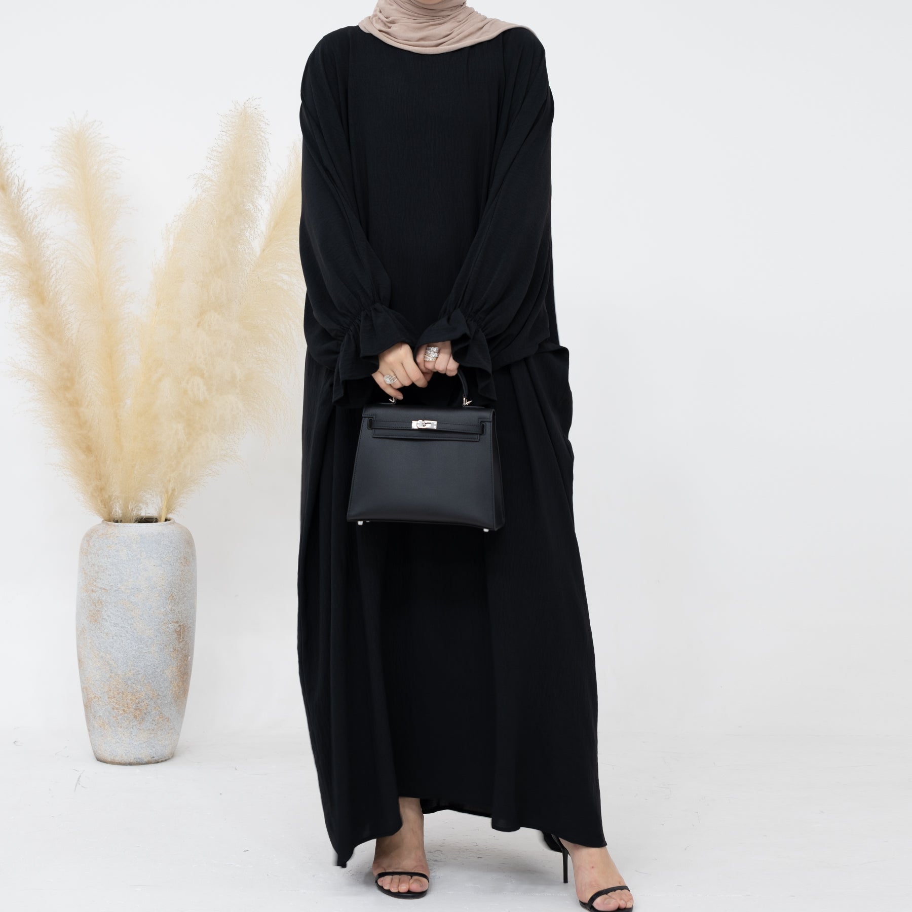 Maxi Abaya with Cinched Sleeves Design | Eolante Clothing 