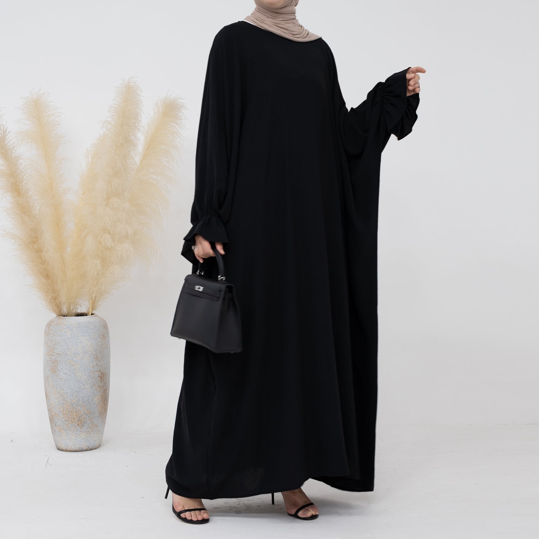 Maxi Dress Abaya in Black | Eolante Clothing 