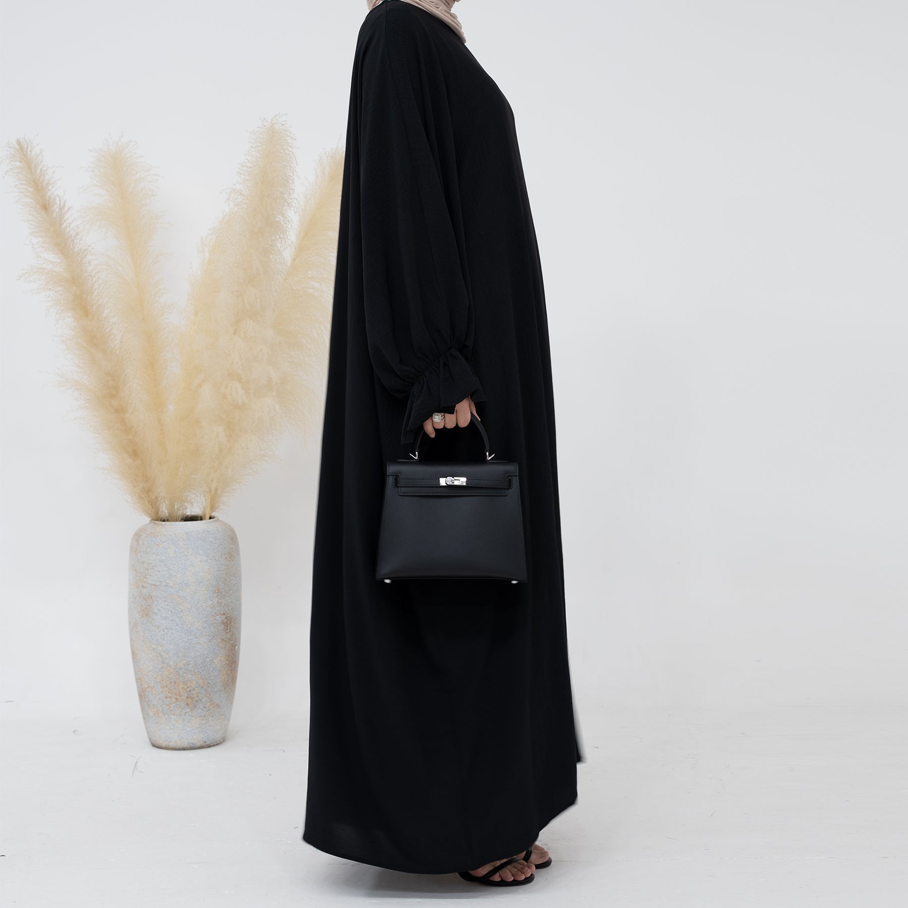 Black Abaya Dress for Modern Islam Fashion | Eolante Clothing 