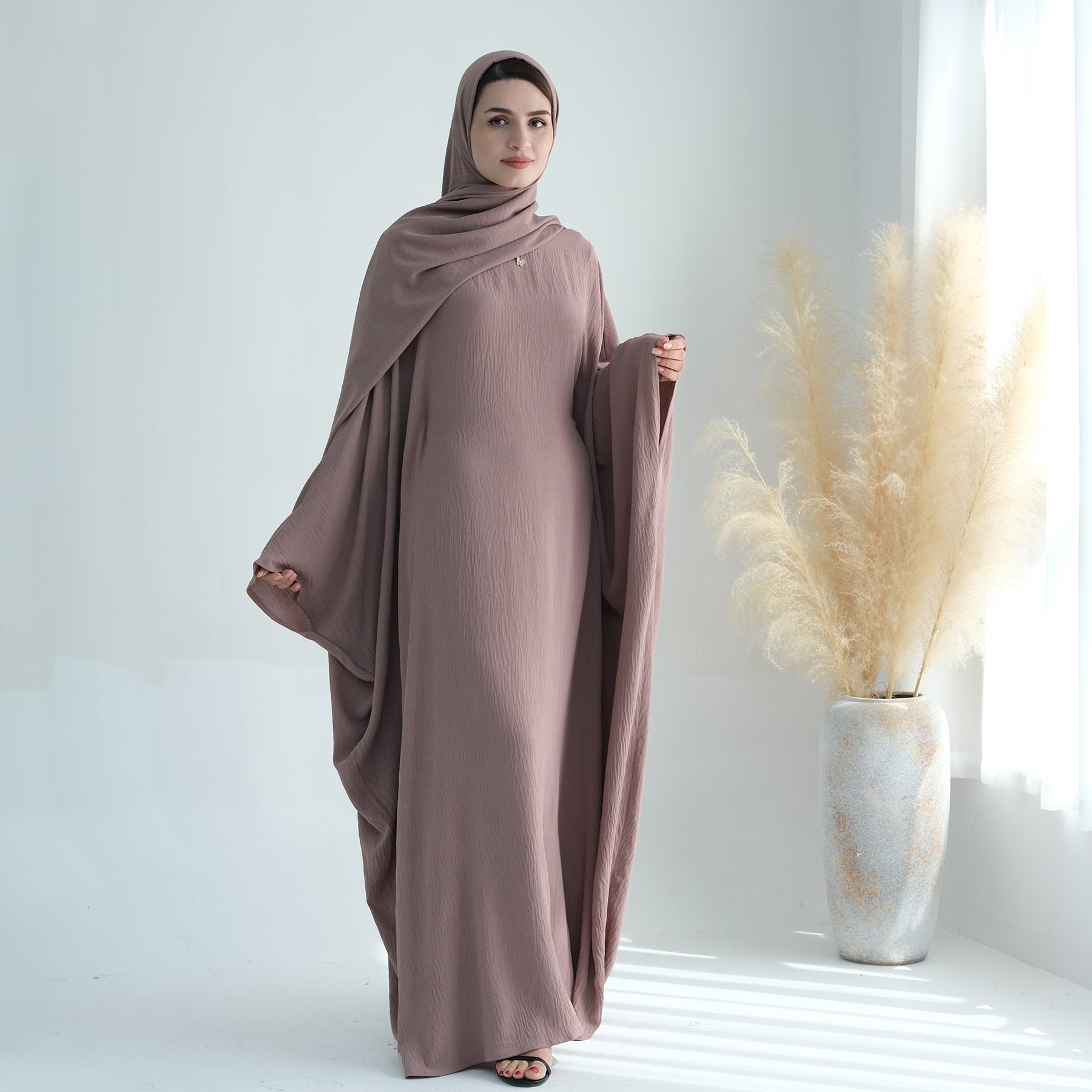 Cinched Waist in Mauve Abaya Dress | Eolante Clothing 