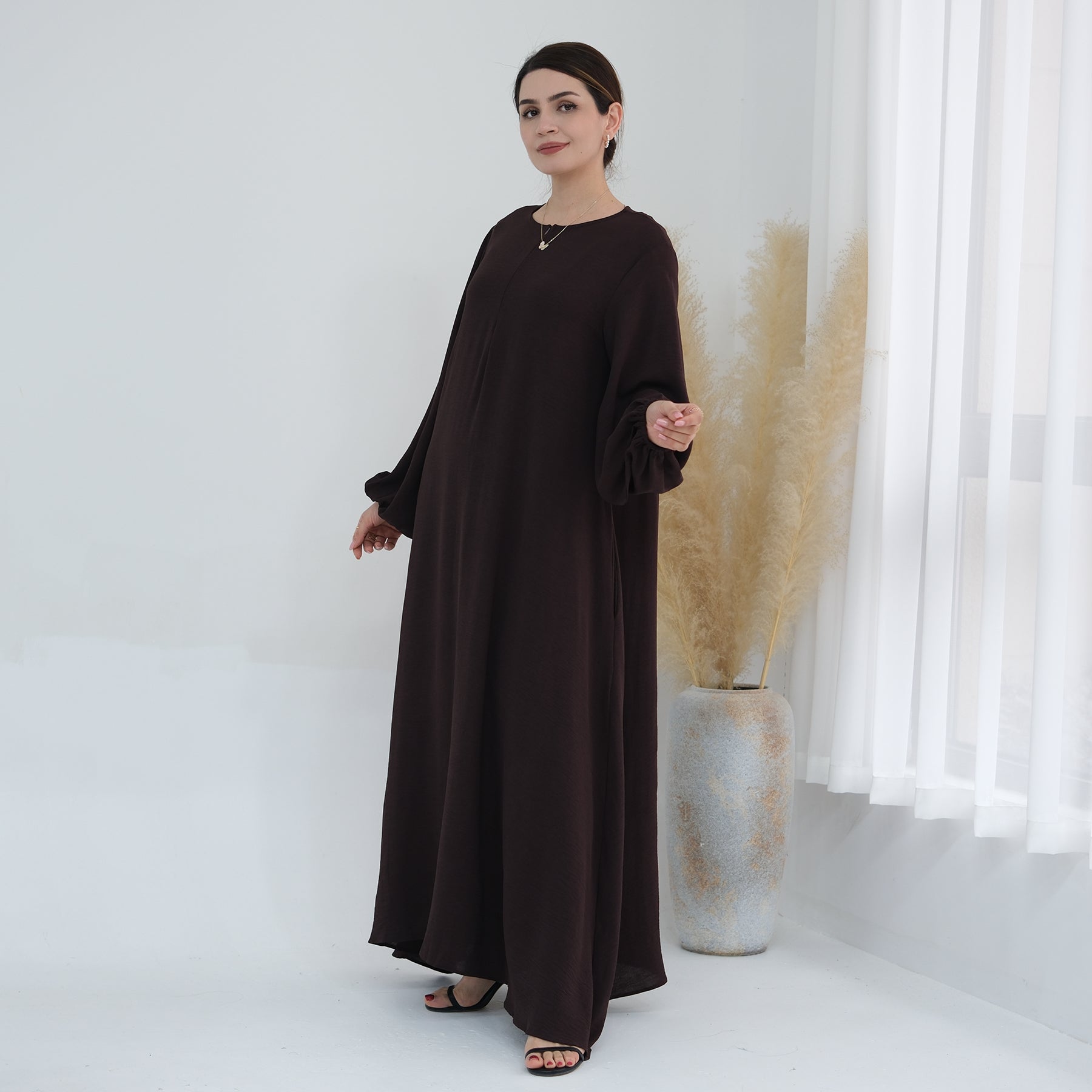 Gathered Sleeves in Maxi Abaya | Eolante Clothing