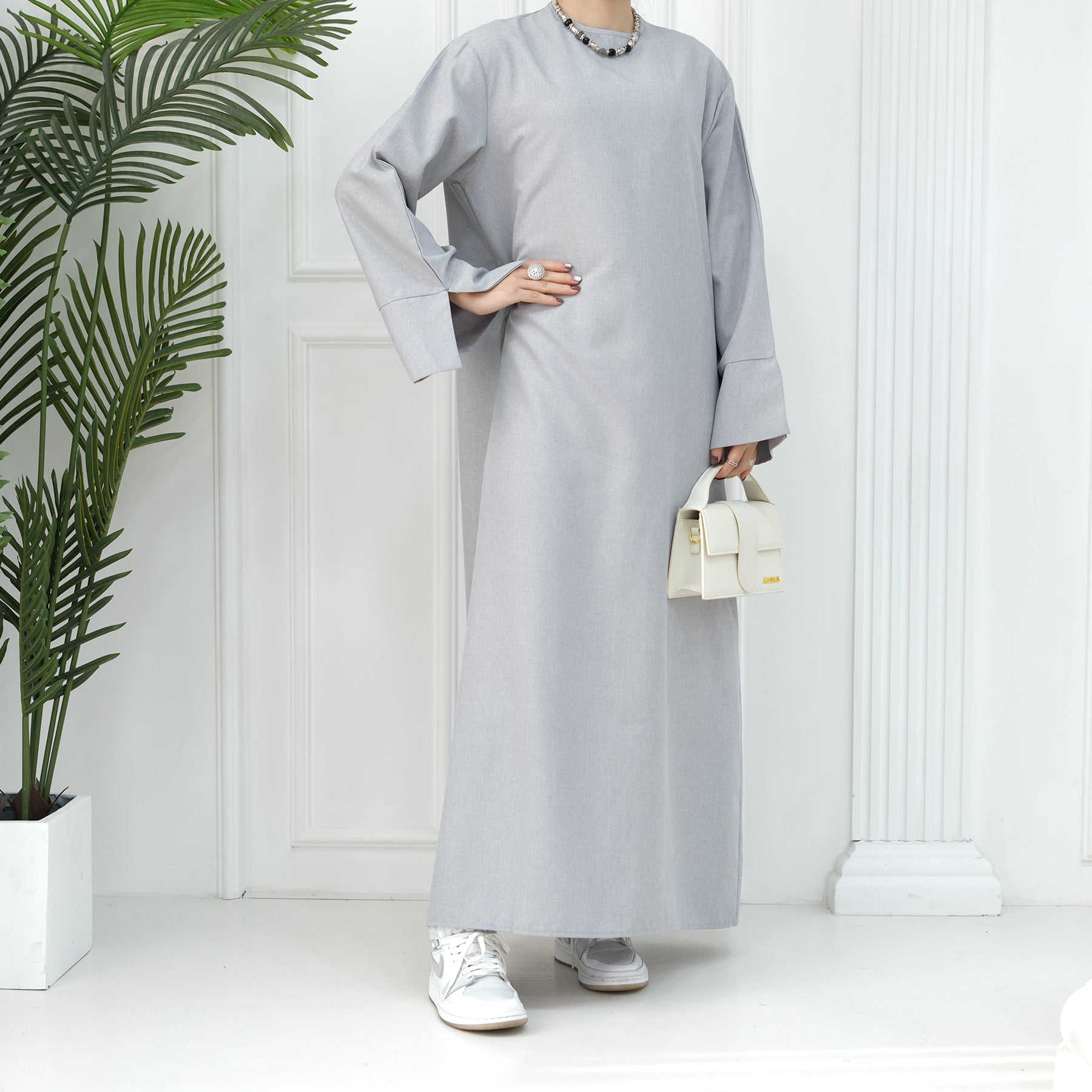 Maxi Abaya in Light Gray | Eolante Clothing 