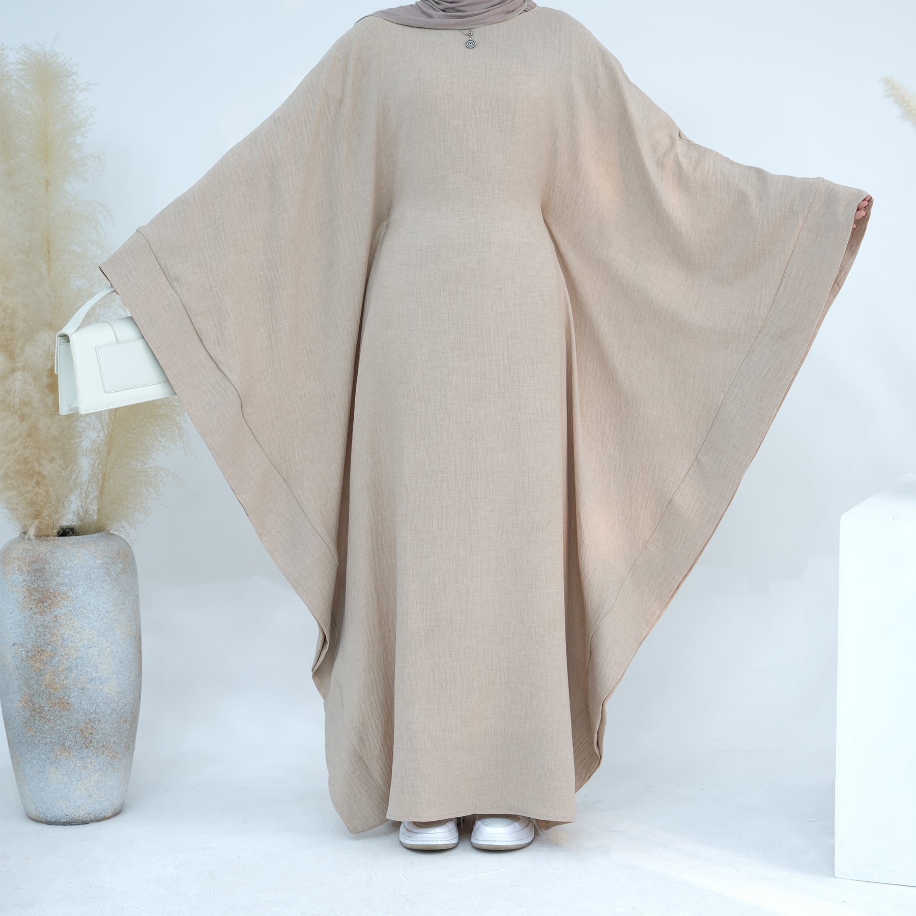 Batwing Sleeves in Maxi Abaya | Eolante Clothing 