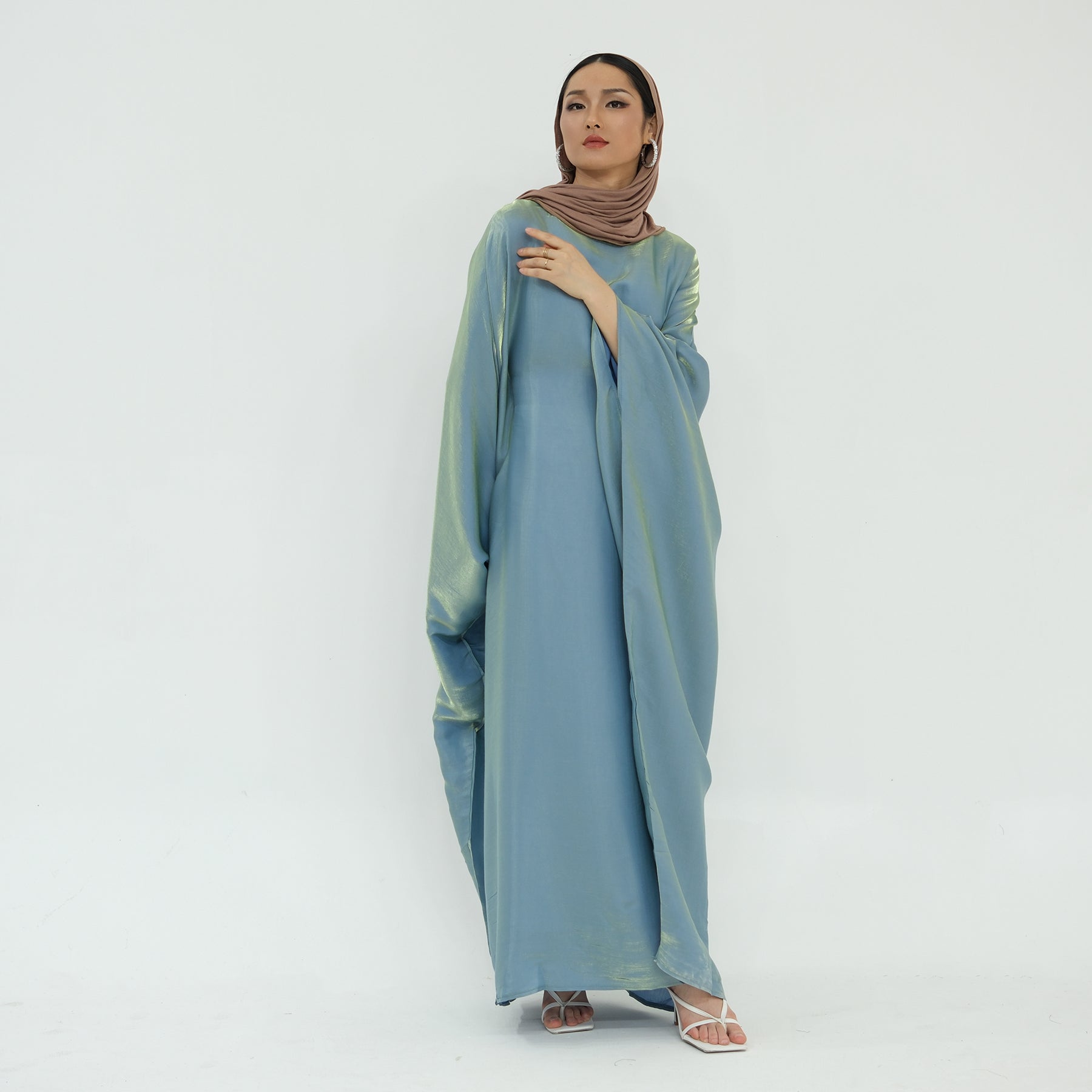 Shiny Batwing Maxi Abaya in Blue | Eolante Clothing 