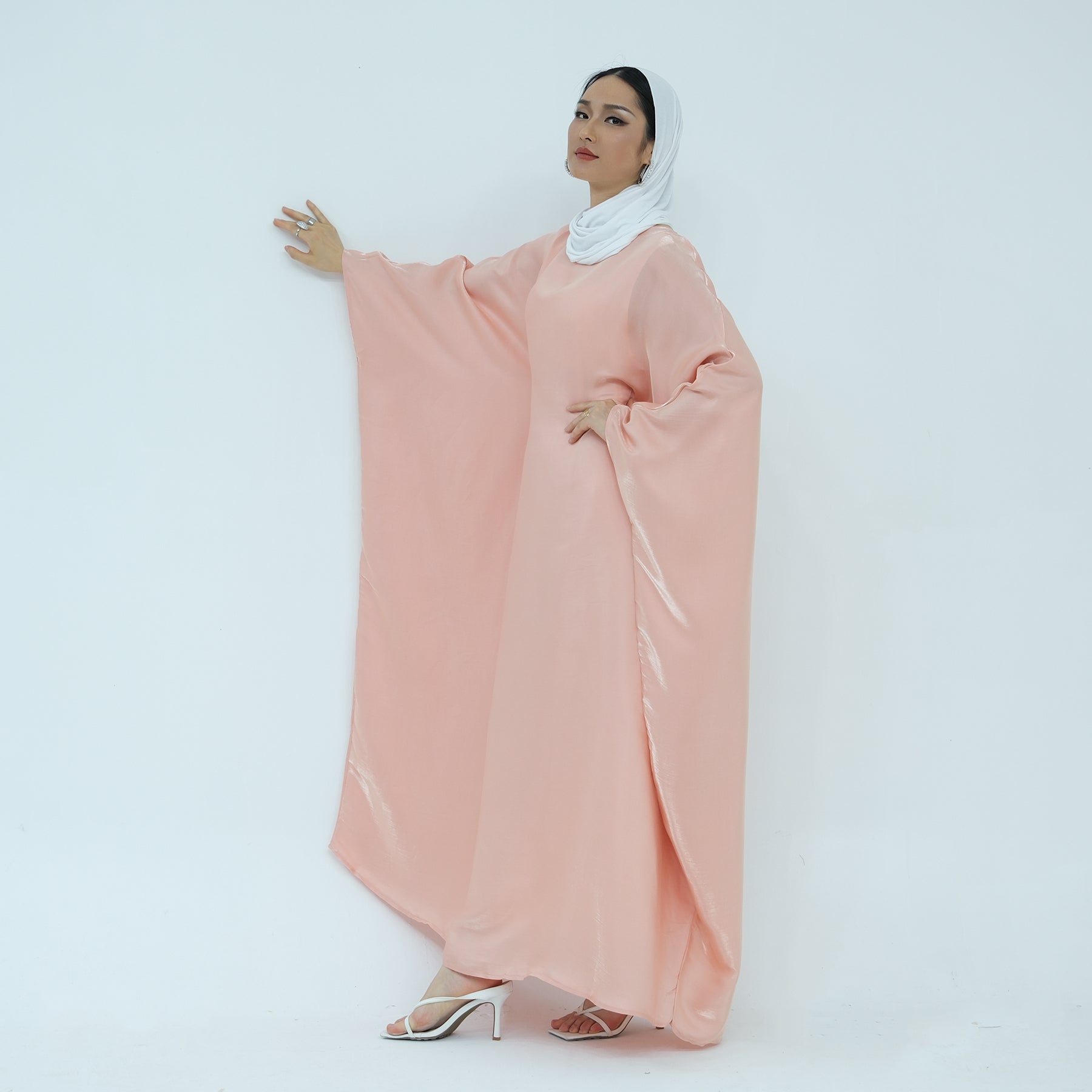 Batwing Sleeve in Maxi Abaya | Eolante Clothing 