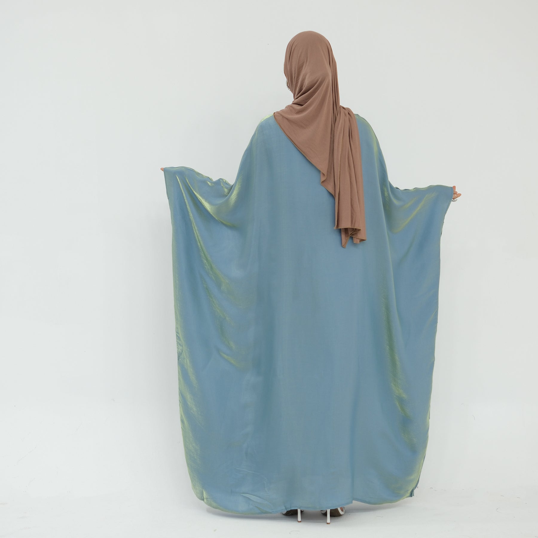 Batwing Sleeve in Shiny Maxi Abaya | Eolante Clothing  