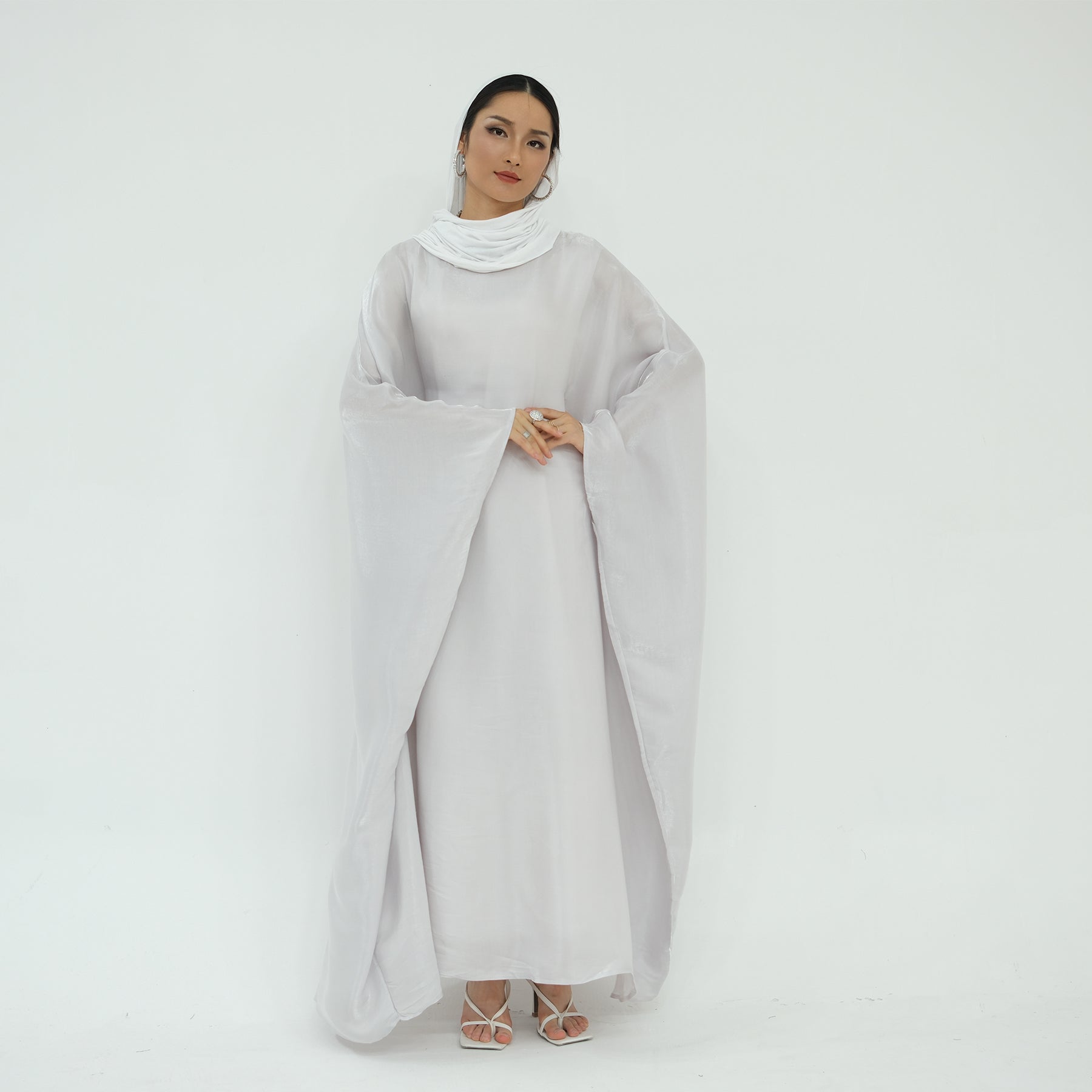 Maxi Dress Abaya in Shiny White | Eolante Clothing 