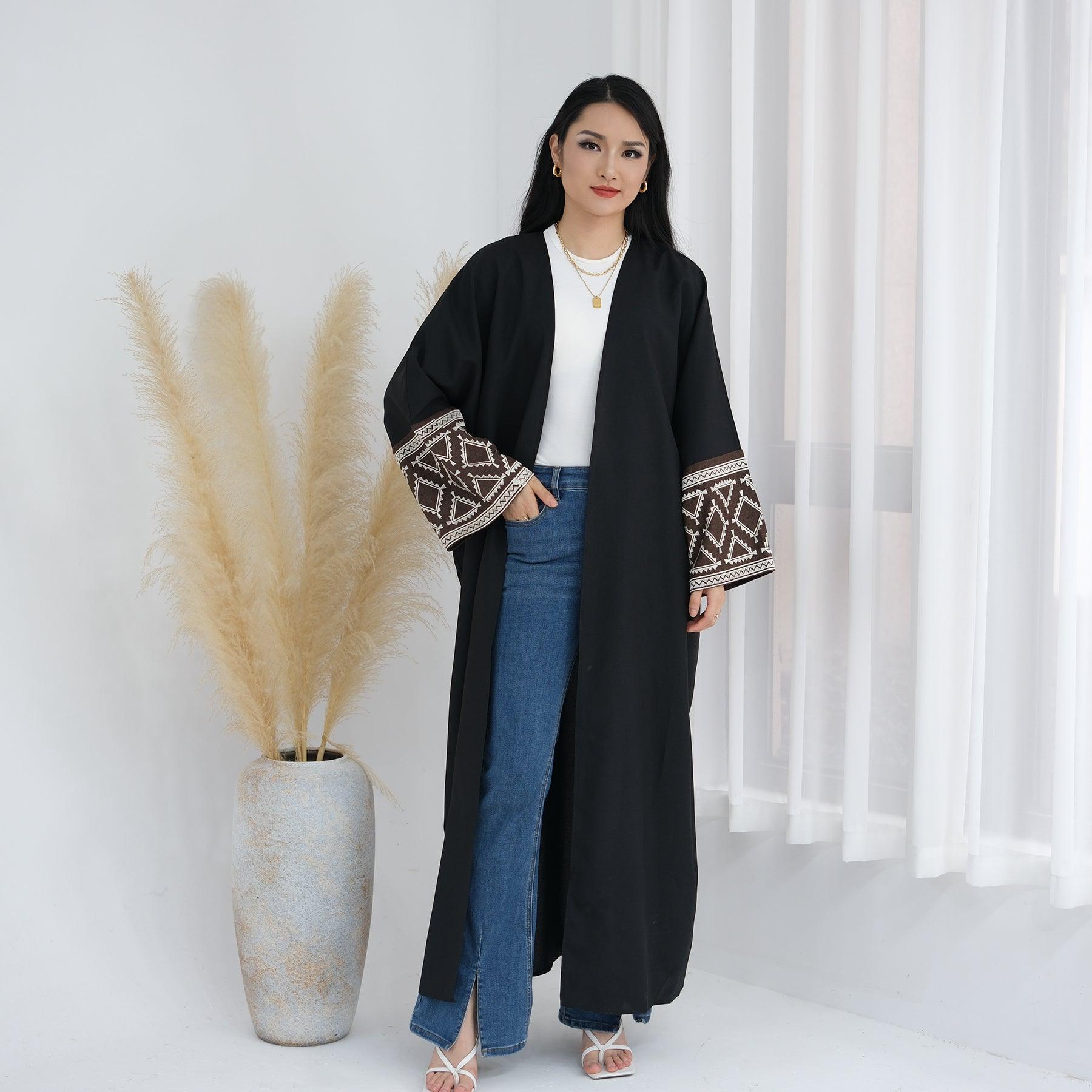 Black Geometric Abaya | Eolante Clothing