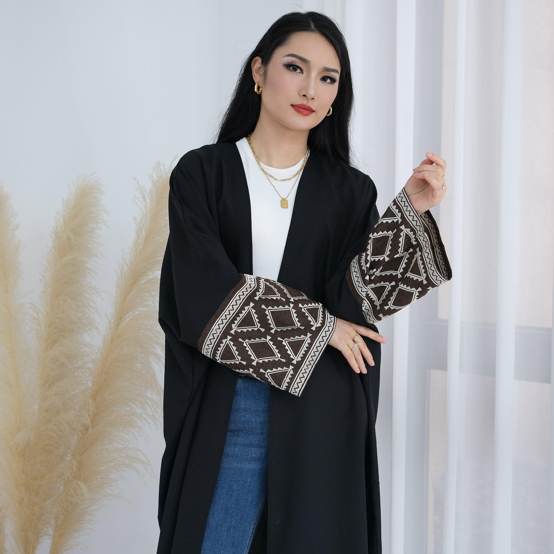 Geometric Two-tone Sleeve Abaya | Eolante Clothing