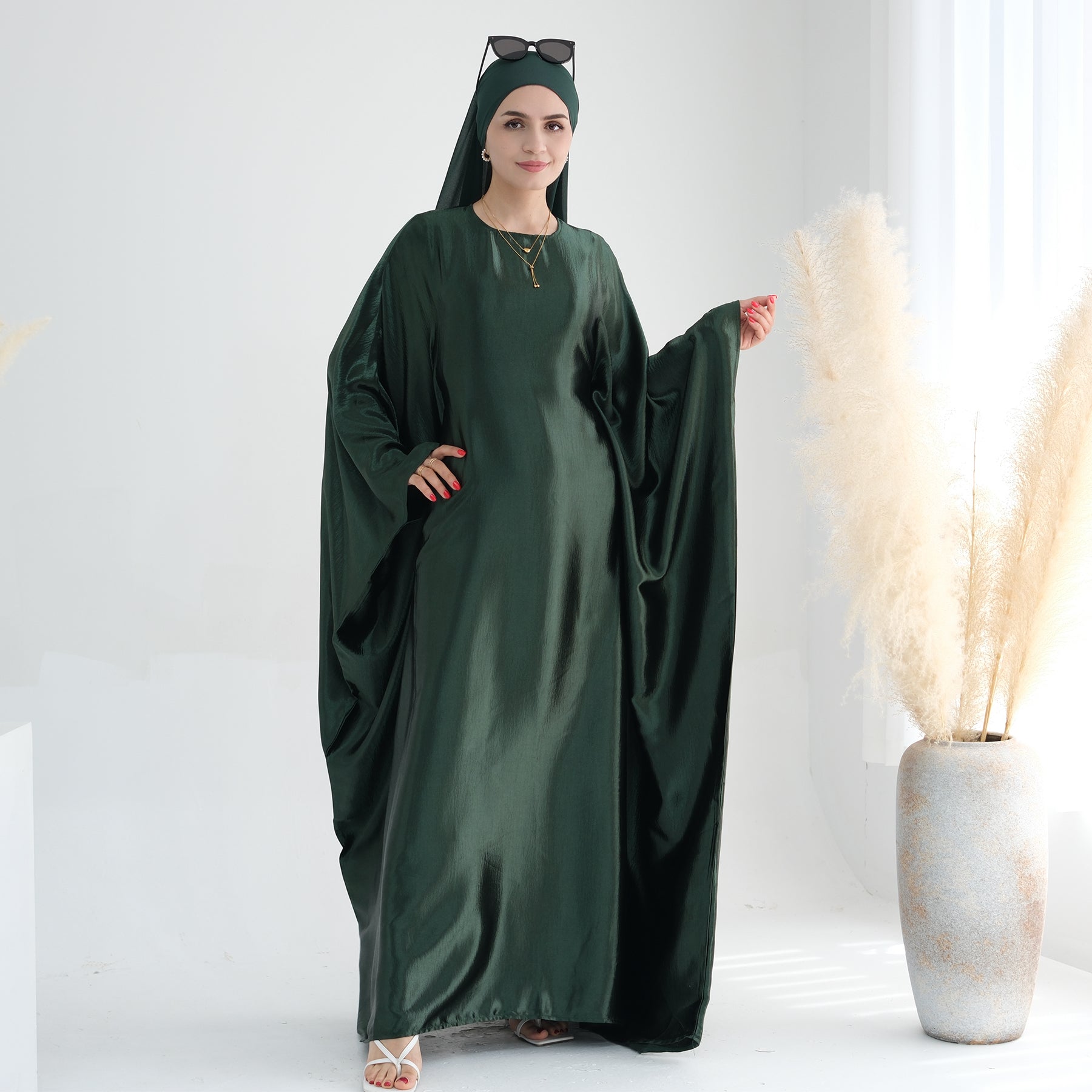 Satin Maxi Abaya in Dark Green | Eolante Clothing 