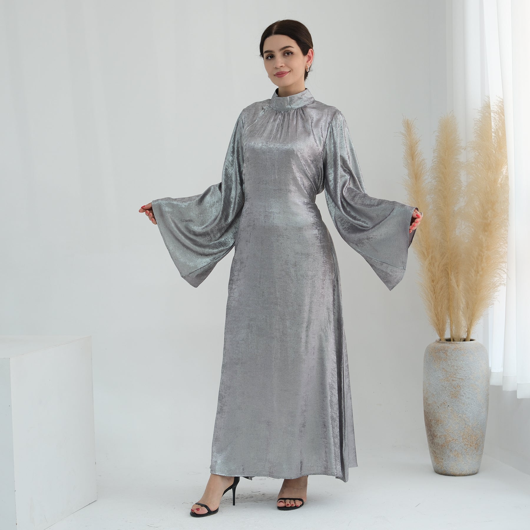 Light Gray High-Neck Abaya Dress | Eolante Clothing 