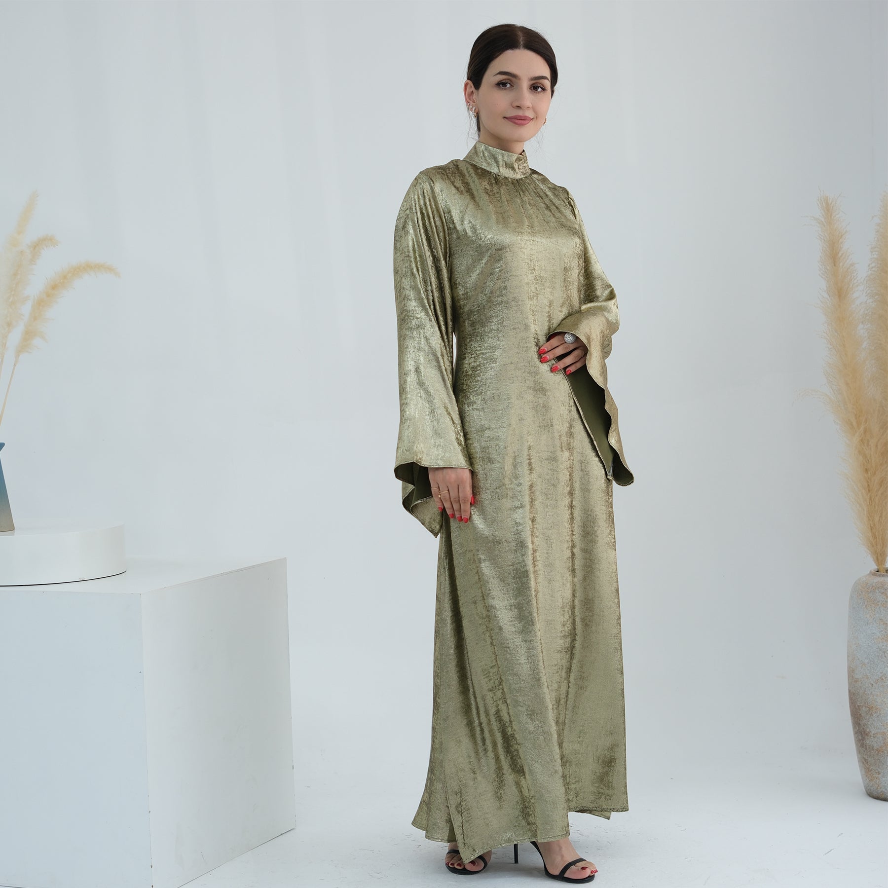 Maxi Dress Abaya in Olive Green Velvet | Eolante Clothing 