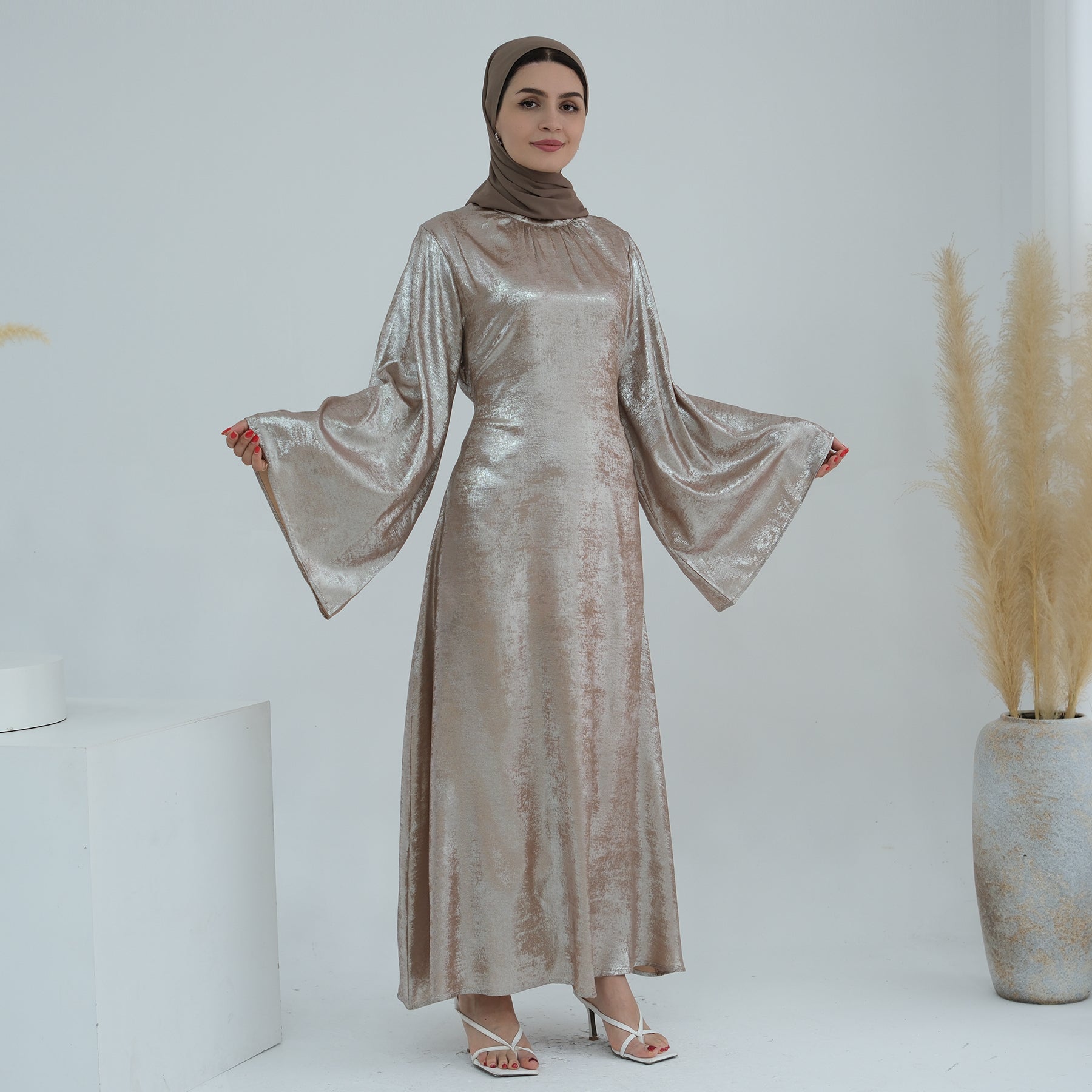 Beige High-Neck Dress Abaya | Eolante Clothing 