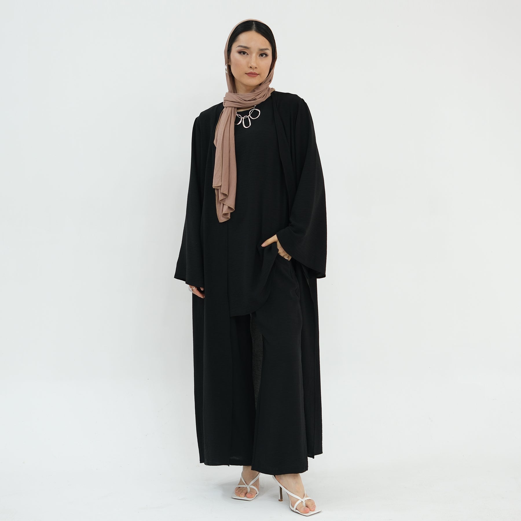 3 Piece Abaya Set, Wrinkled Abaya, Matching HIjab and Belt - Eolante Clothing