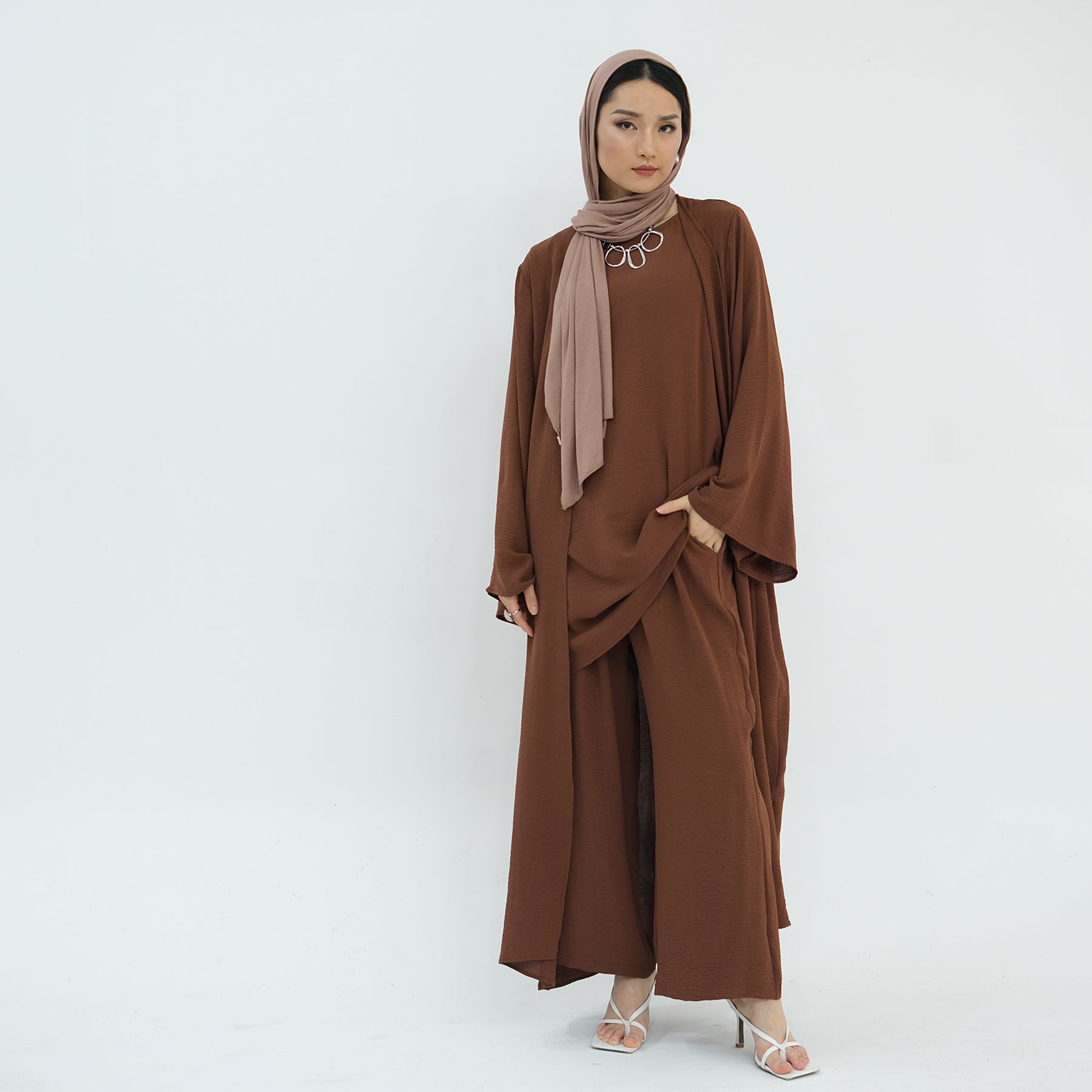 3 Piece Abaya Set, Wrinkled Abaya, Matching HIjab and Belt - Eolante Clothing