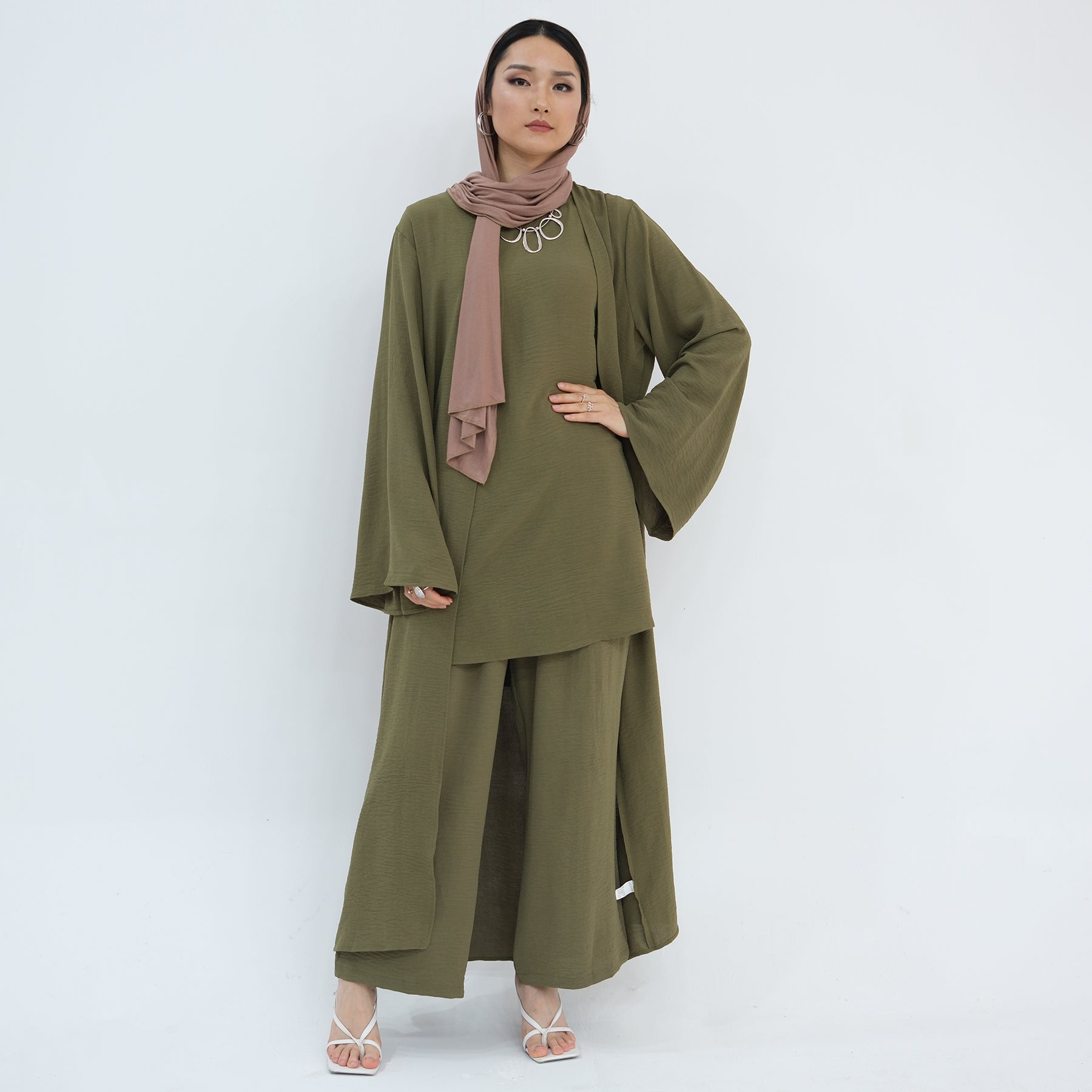 3 Piece Abaya Set, Wrinkled Abaya, Matching HIjab and Belt - Eolante Clothing