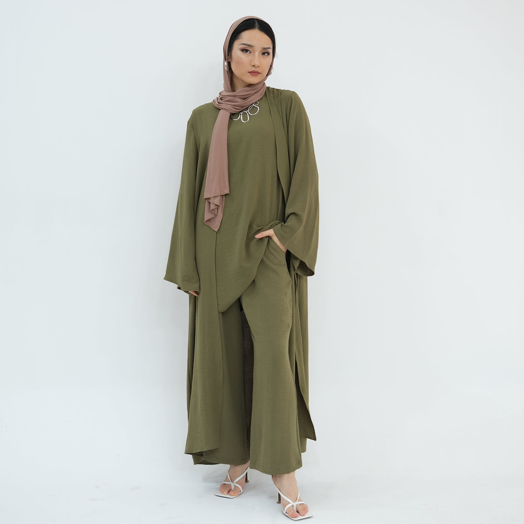 3 Piece Abaya Set, Wrinkled Abaya, Matching HIjab and Belt - Eolante Clothing