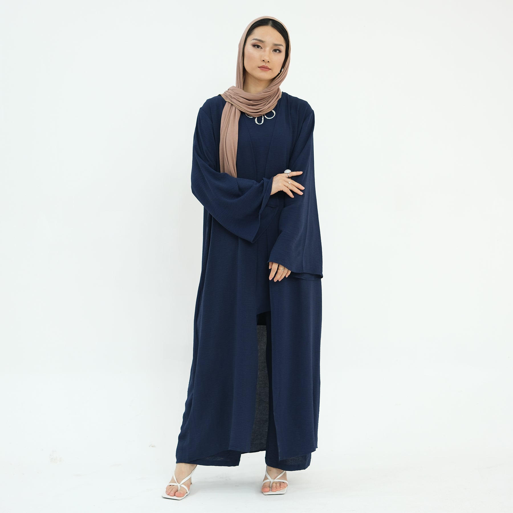 3 Piece Abaya Set, Wrinkled Abaya, Matching HIjab and Belt - Eolante Clothing