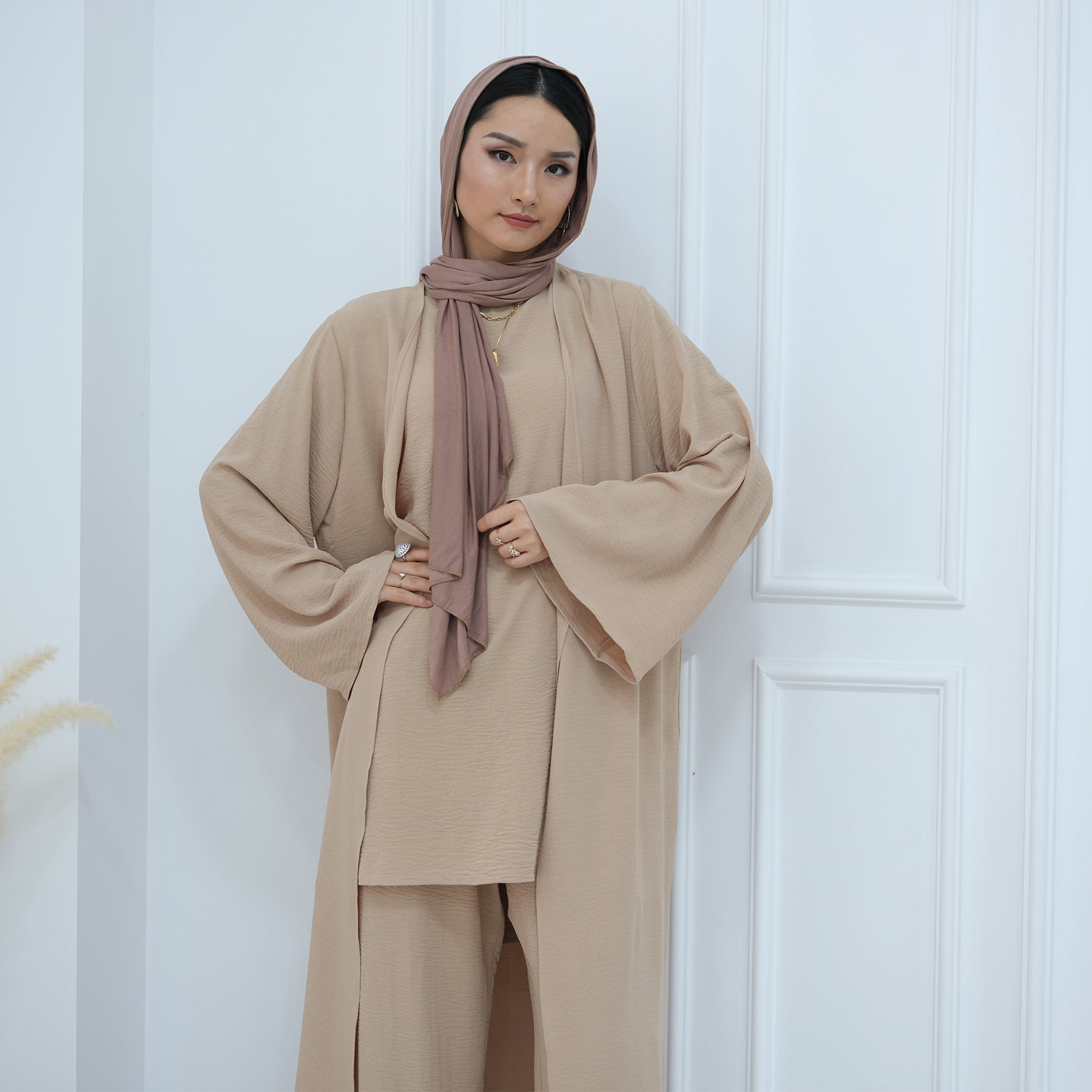 3 Piece Abaya Set, Wrinkled Abaya, Matching HIjab and Belt - Eolante Clothing